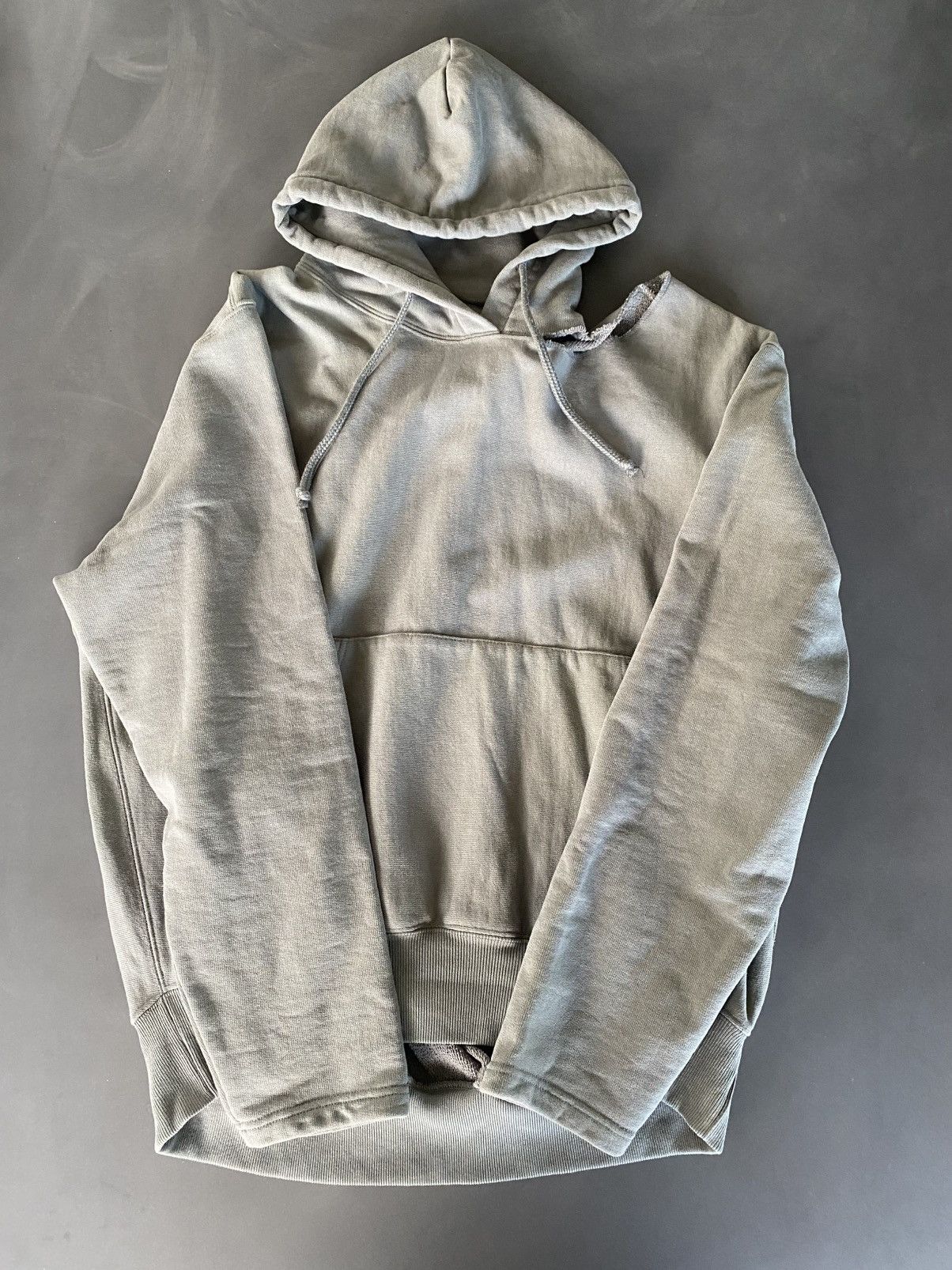 Champion × Vetements VETEMENTS SS17 - Gray Champion Shoulder Cutout Hoodie Size US XS / EU 42 / 0 - 1 Thumbnail