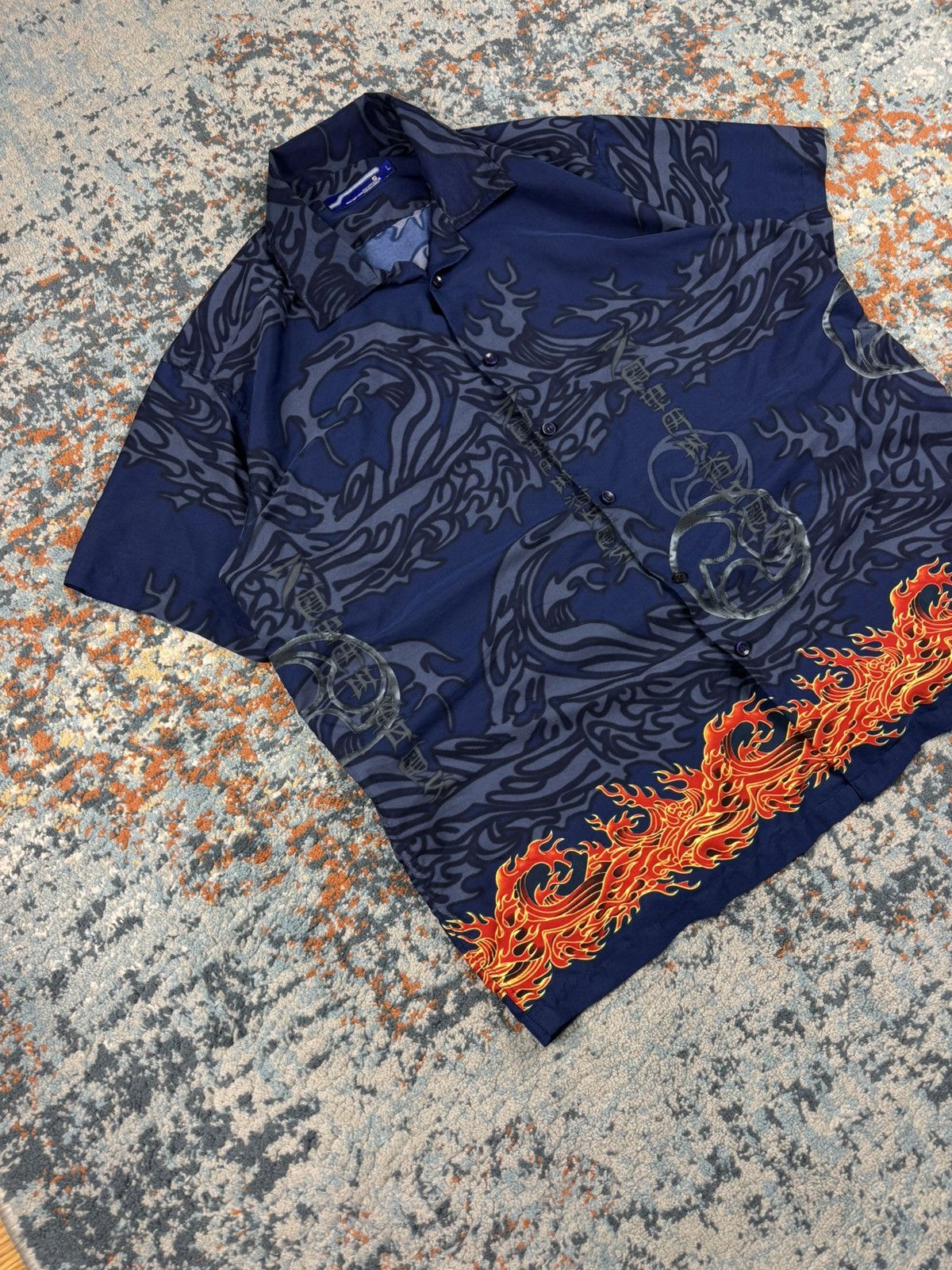 Vintage Vintage 90s fire shuriken Chinese style graphic short AOP Size US L / EU 52-54 / 3 - 3 Thumbnail