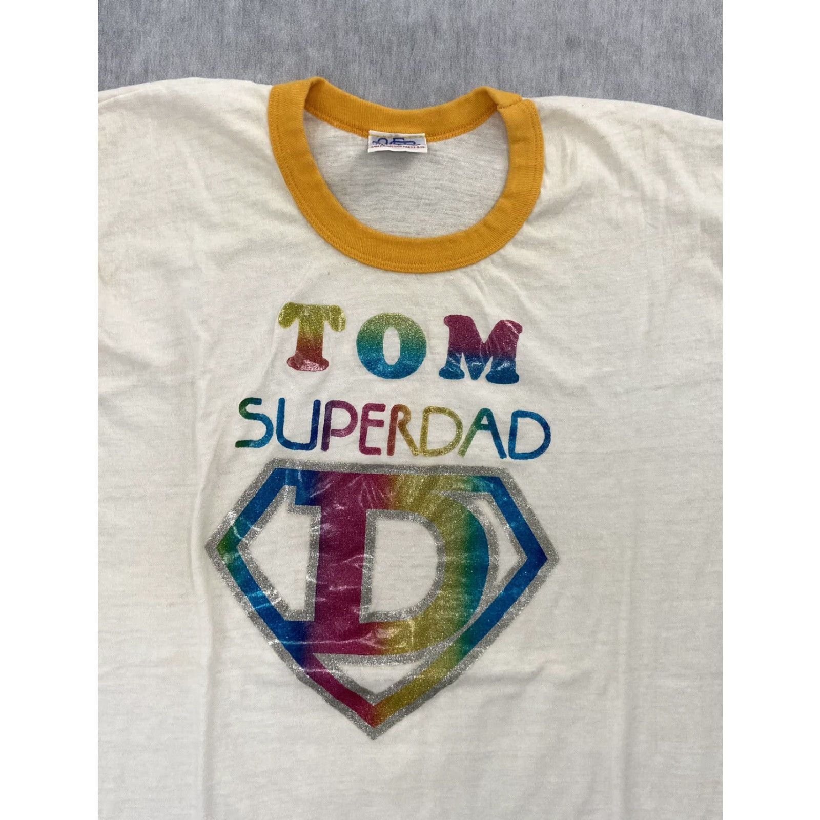 Vintage VINTAGE Tom Super Dad T-Shirt Adult XL San Francisco Press Shirt Unisex 70s White Yellow Iron On XL Mens Womens Size XL Size US XL / EU 56 / 4 - 3 Thumbnail