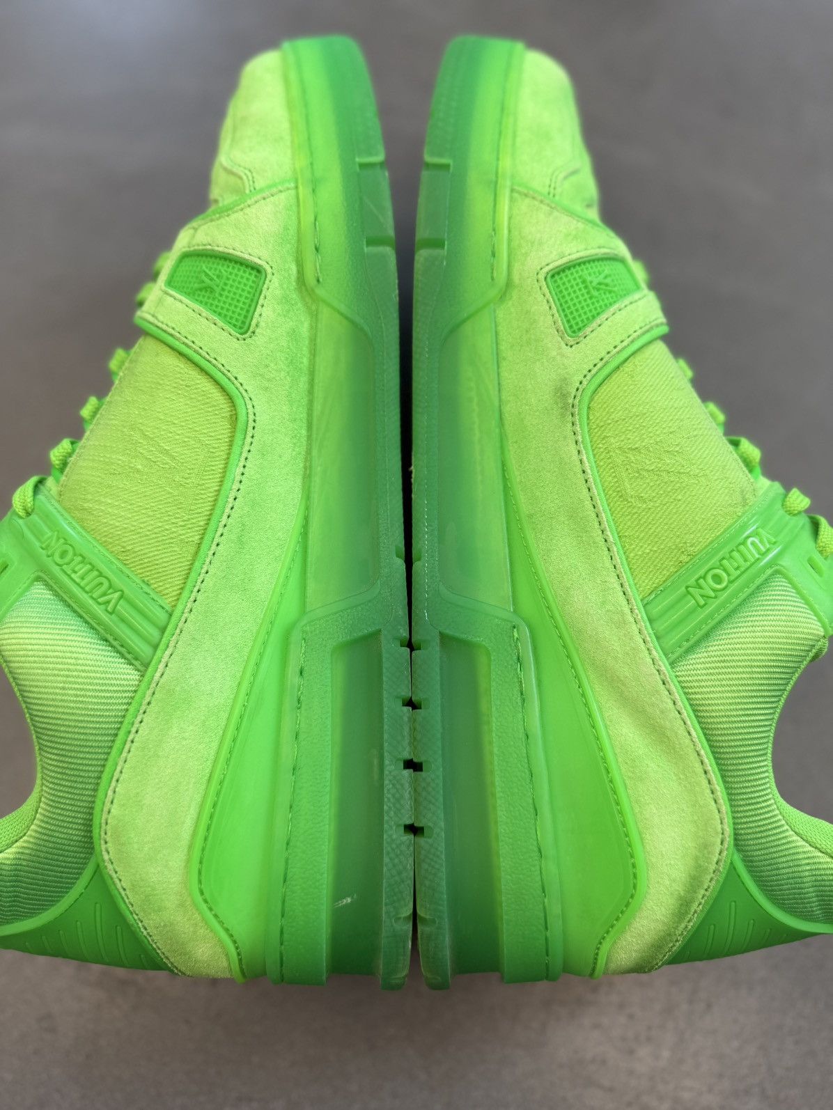 Louis Vuitton Louis Vuitton Trainer Fluorescent Green Size LV 10 / US 11 Size US 11 / EU 44 - 3 Thumbnail