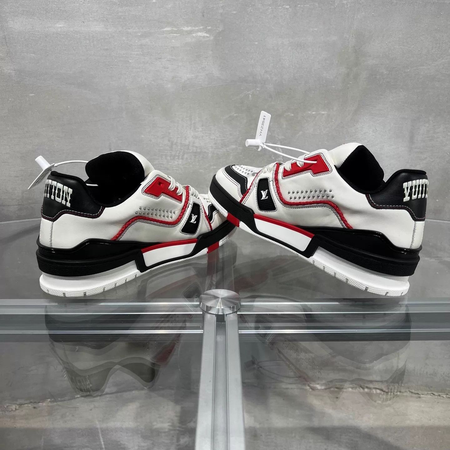 Louis Vuitton Louis Vuitton Trainer Black Red Studs UK3/37 Size US 6.5 / IT 36.5 - 5 Thumbnail