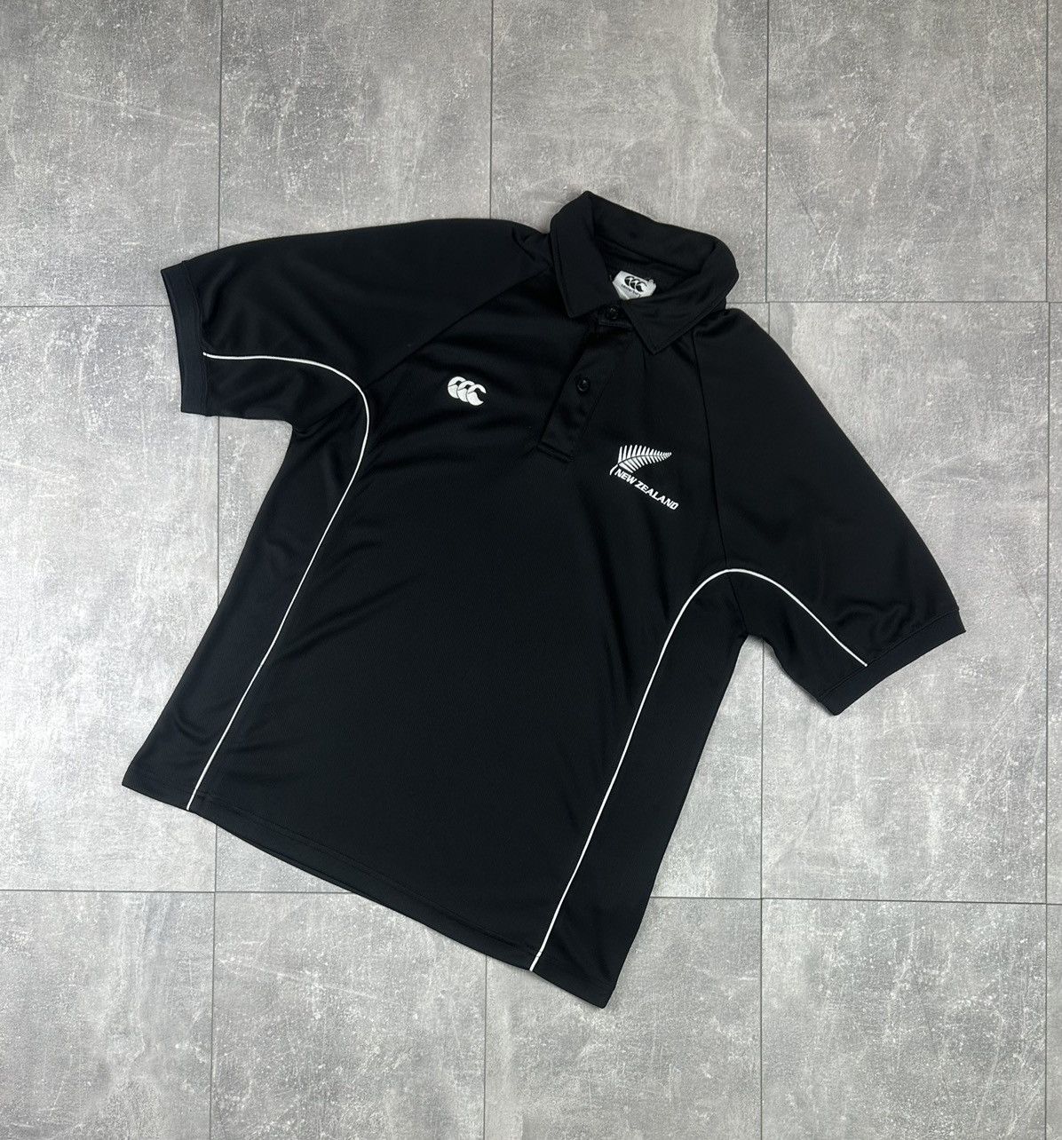 Canterbury of New Zealand Canterbury Of New Zealand Vintage Sportwear Means Polo Size US M / EU 48-50 / 2 - 1 Thumbnail