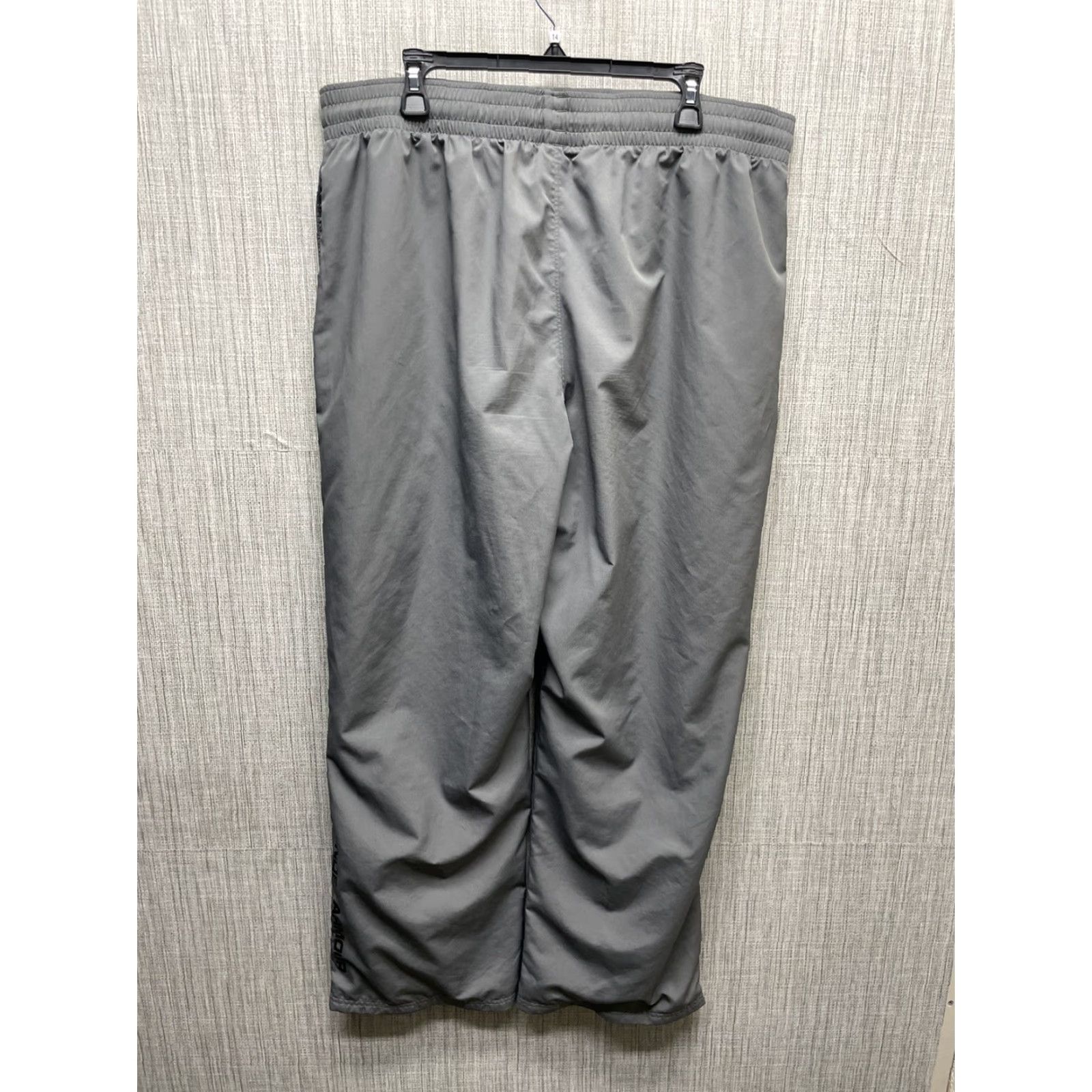 Under Armour Under Armour Pants Jogger Mens 2XL Gray Athletic Drawstring Regular Size Type: Pants Mens 2XL Gray Athletic Drawstring Jogger Size US 39 - 3 Thumbnail