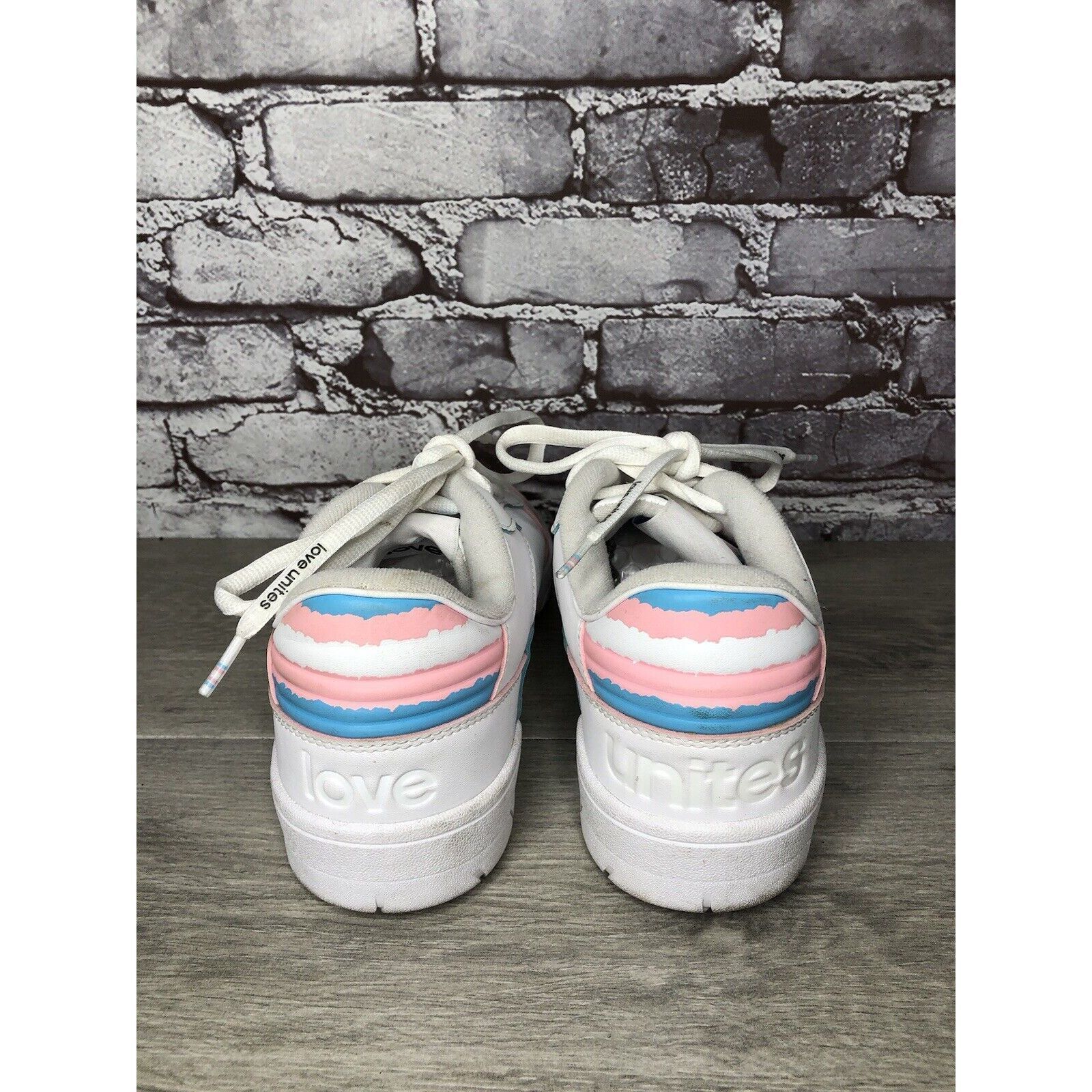 Adidas Adidas Love Unites White Leather Blue Pink Stripe Sneakers M Size US 10 / EU 43 - 19 Thumbnail