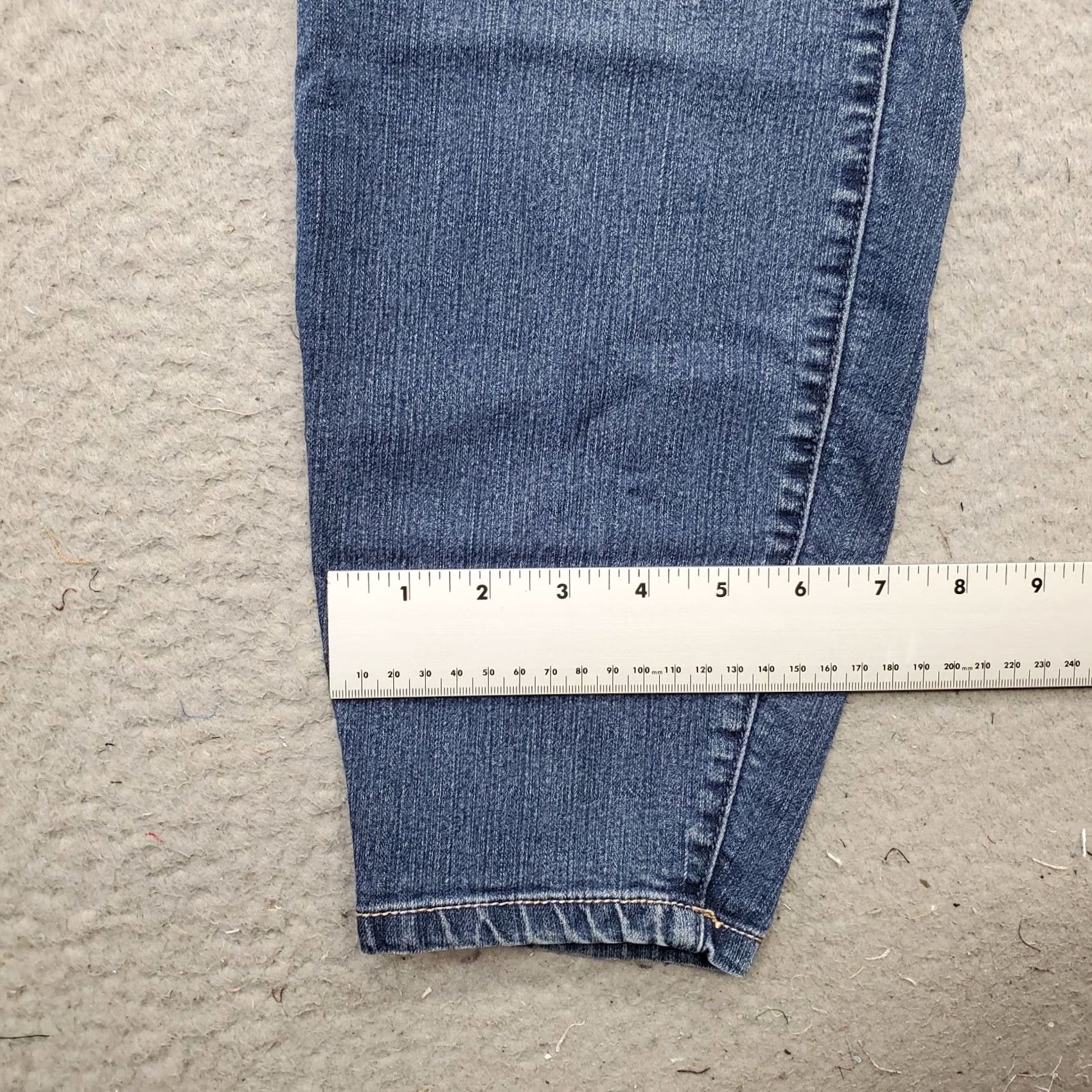 Torrid Torrid Jeans Womens 20R Blue Denim Stretch 5-Pocket Skinny Leg Button Fly Jeans Size 42" / US 20 - 5 Thumbnail