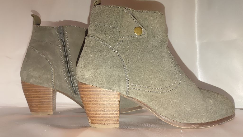SOREL Diba Sophia Suede Booties Size 8.5 Size US 8.5 / IT 38.5 - 3 Thumbnail