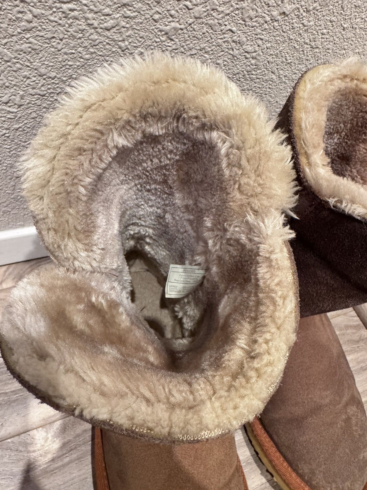 Ugg UGG 5803 Bailey Button II Sheepskin Boots Chestnut Brown Size US 9 / IT 39 - 3 Thumbnail