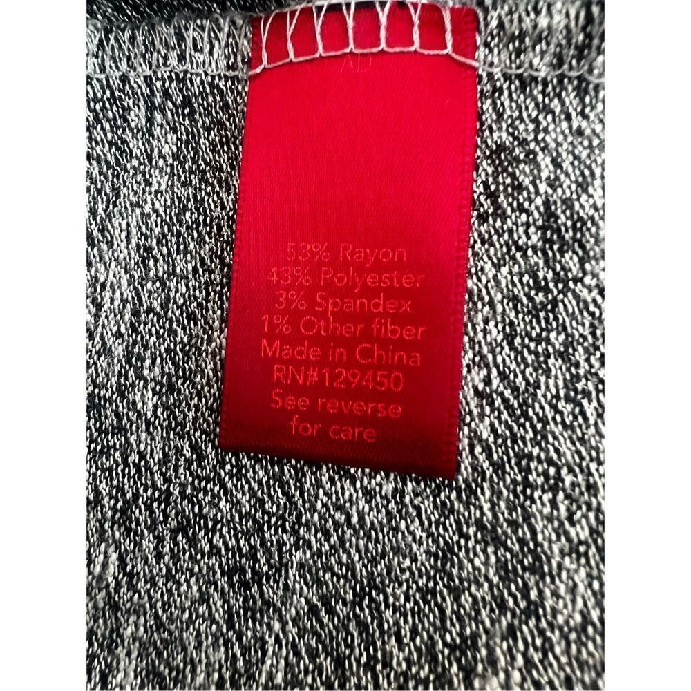 Jennifer Lopez JENNIFER LOPEZ Shirt Womens Size Small Gray Rhinestone V-Nec Size S / US 4 / IT 40 - 9 Thumbnail