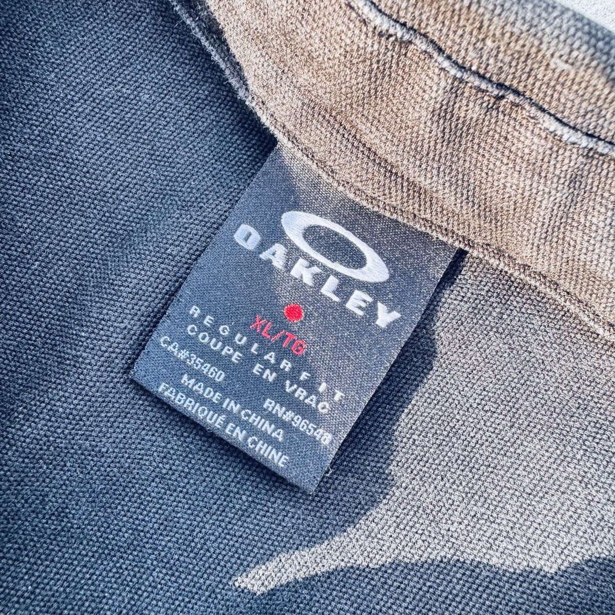 Oakley × Vintage Vintage Oakley Utility |(Fits Men’s M) | Workwear | Faded Size US M / EU 48-50 / 2 - 8 Thumbnail
