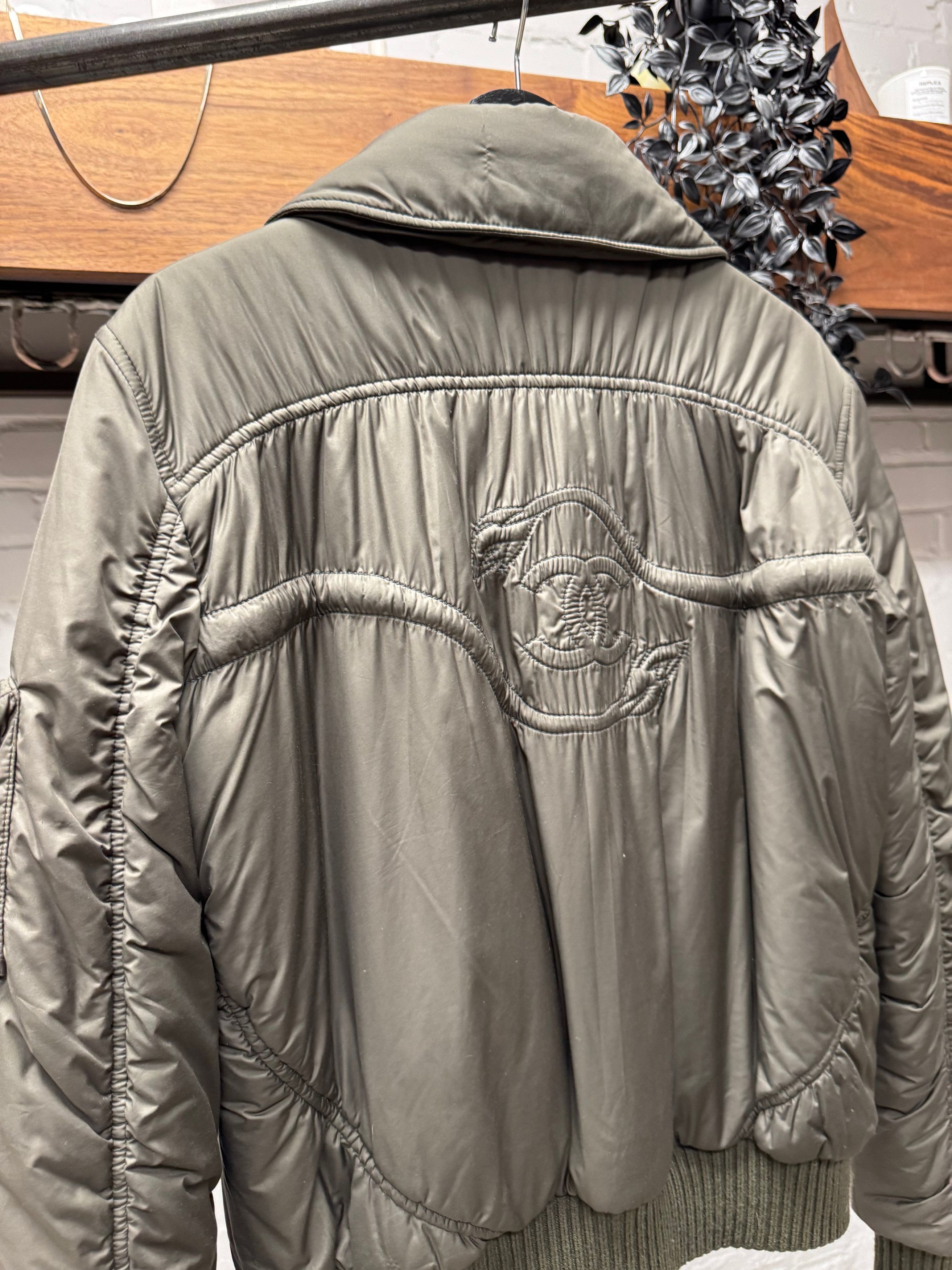 Chanel SS2014 Chanel ‘Lion Crest’ Quilted & Embroidered Logo Waistline Cropped Jacket Size S / US 4 / IT 40 - 5 Thumbnail
