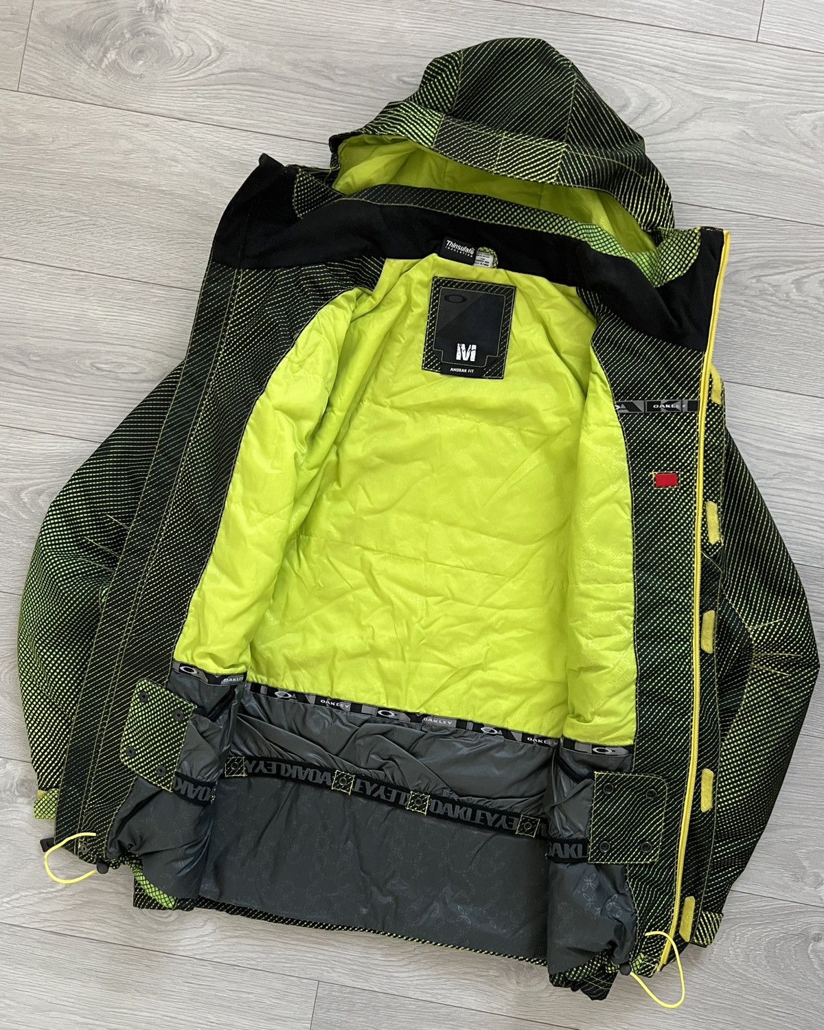 Oakley FW2010 Magnetic Hood 3D Holographic Print Waterproof Jacket Size US M / EU 48-50 / 2 - 13 Thumbnail