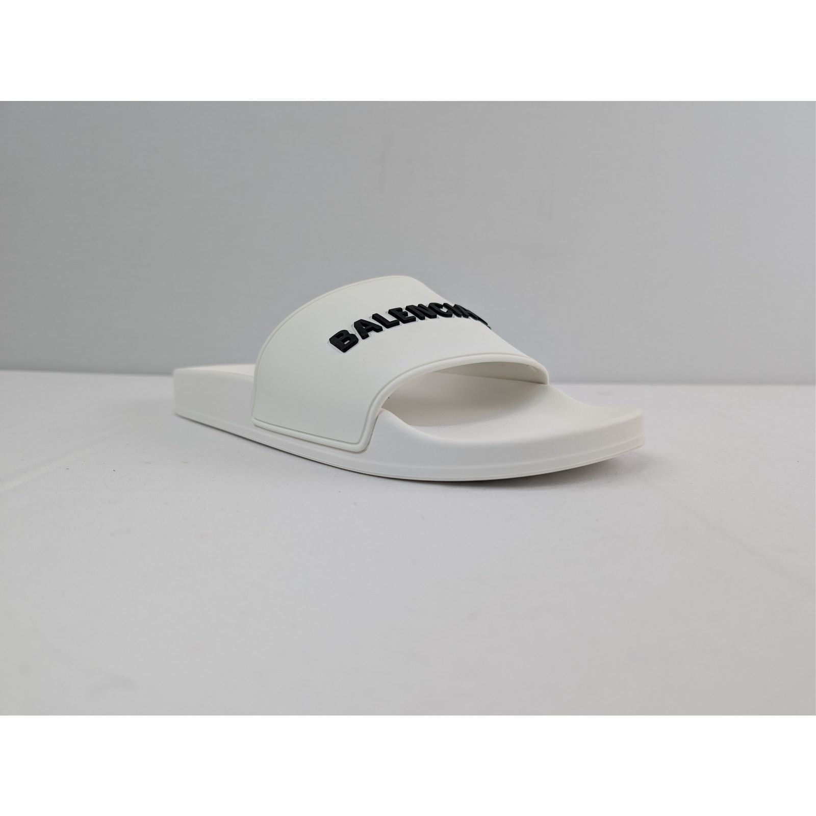 Balenciaga o1rshd1 Q:2 /Pool Slides Rubber Logo Slippers in White/Black Size US 9 / EU 42 - 2 Thumbnail