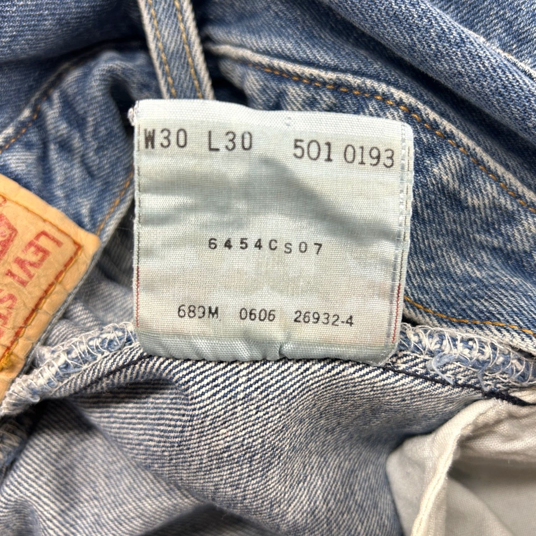 Levi's VINTAGE Levi's 501 Jeans Mens 30x30 Blue Regular Straight Medium Wash 2000s Y2K Size US 30 / EU 46 - 6 Thumbnail