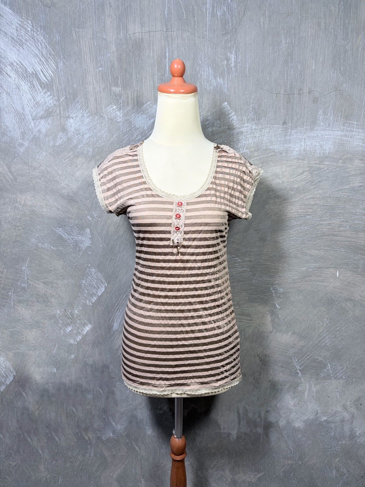 Japanese Brand Japanese Women Stripe T-shirt Lolita Style Size S / US 4 / IT 40 - 1 Thumbnail