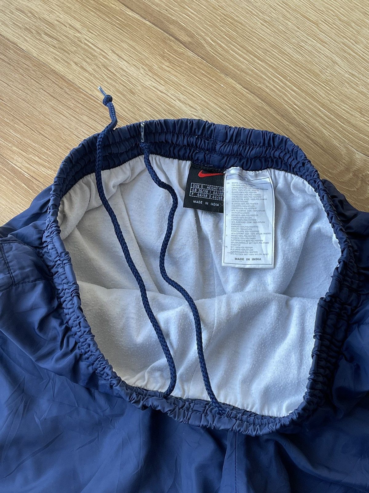 Nike Vintage Nike Swoosh Baggy Parachute Nylon Track Pants Size S Size US 30 / EU 46 - 10 Thumbnail