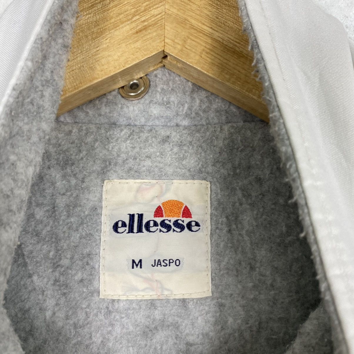 Ellesse Vintage Ellesse Small Logo Zipper Light Jacket Size US L / EU 52-54 / 3 - 12 Thumbnail
