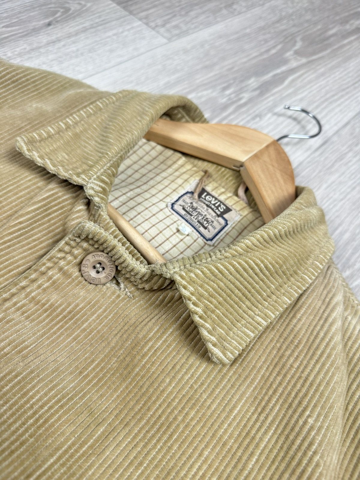 Levi's Vintage Levi’s Corduroy Trucker Jacket Mede in Italy 1979 Size US M / EU 48-50 / 2 - 6 Thumbnail