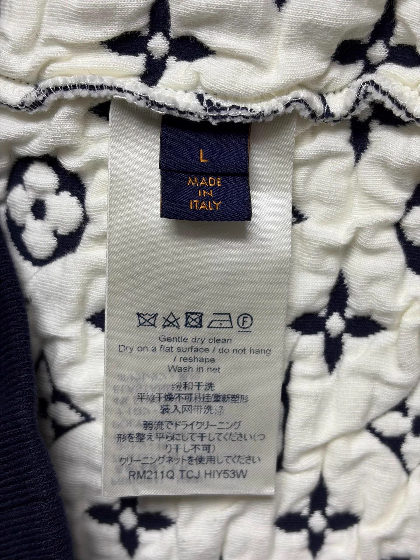 Louis Vuitton LV men's sweatshirt L Italian made Size US L / EU 52-54 / 3 - 4 Thumbnail