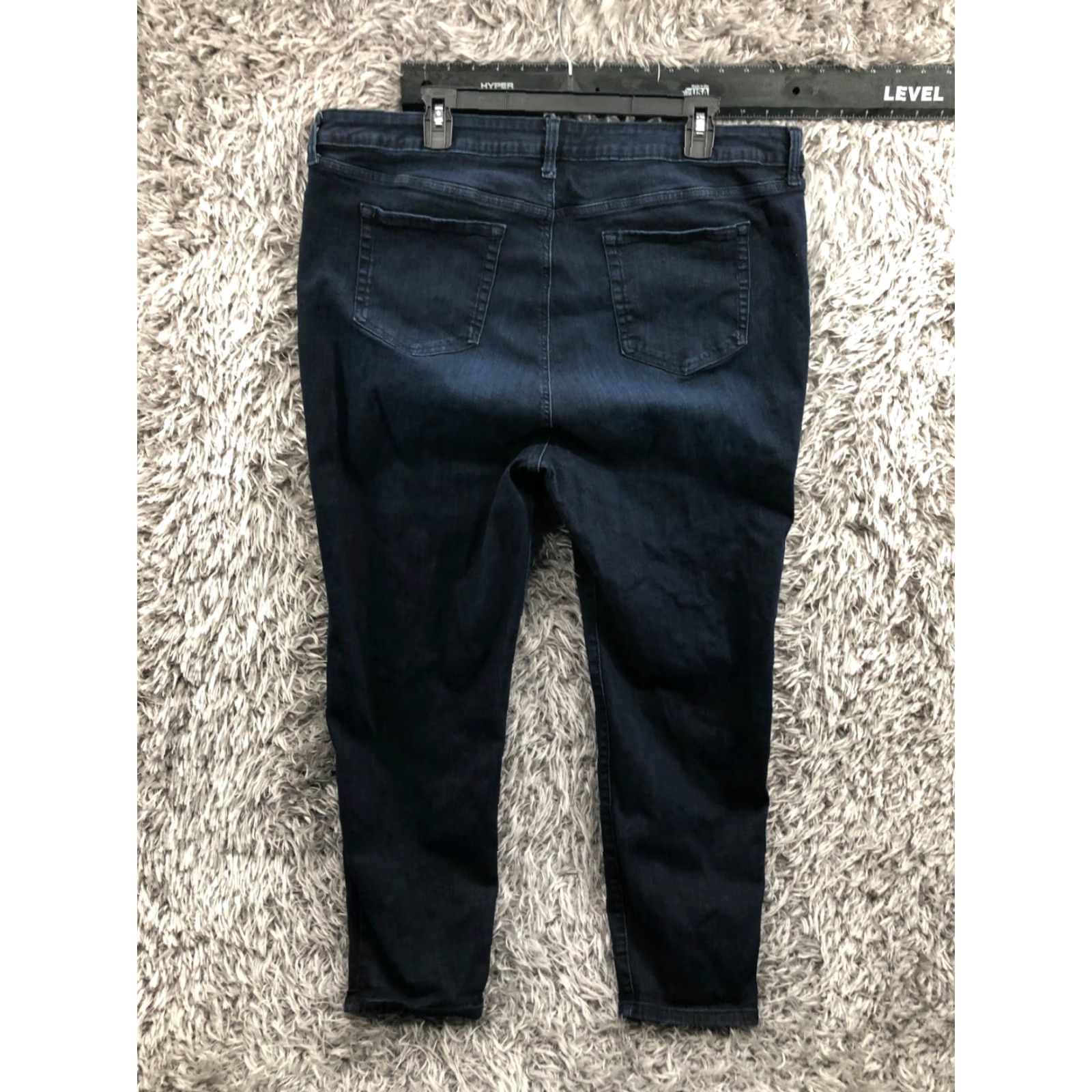 Essentials Amazon Essentials Curvy High Rise Skinny Jeans Plus Size 20 Short Dark Blue Jeans Women Size 42" / US 20 - 5 Thumbnail