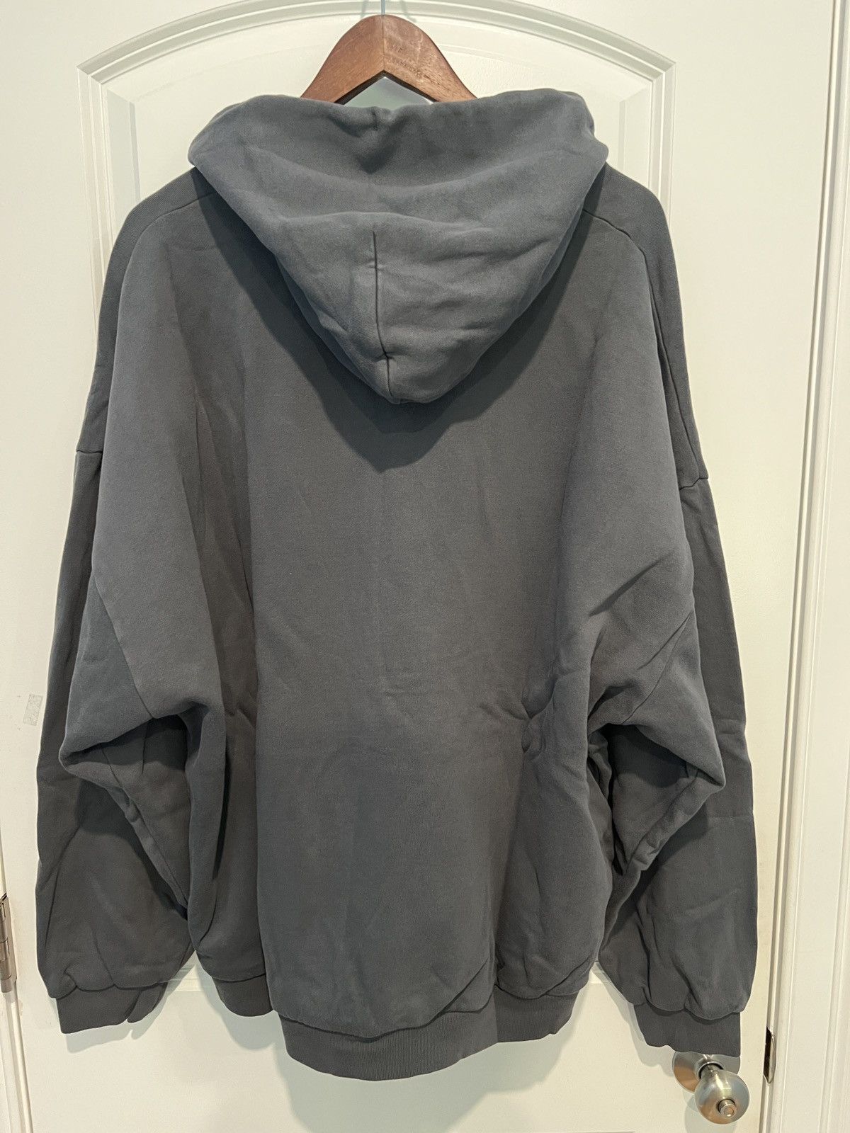 Balenciaga × Gap × Yeezy Yeezy Gap Pullover Hoodie Grey Large Size US L / EU 52-54 / 3 - 2 Thumbnail