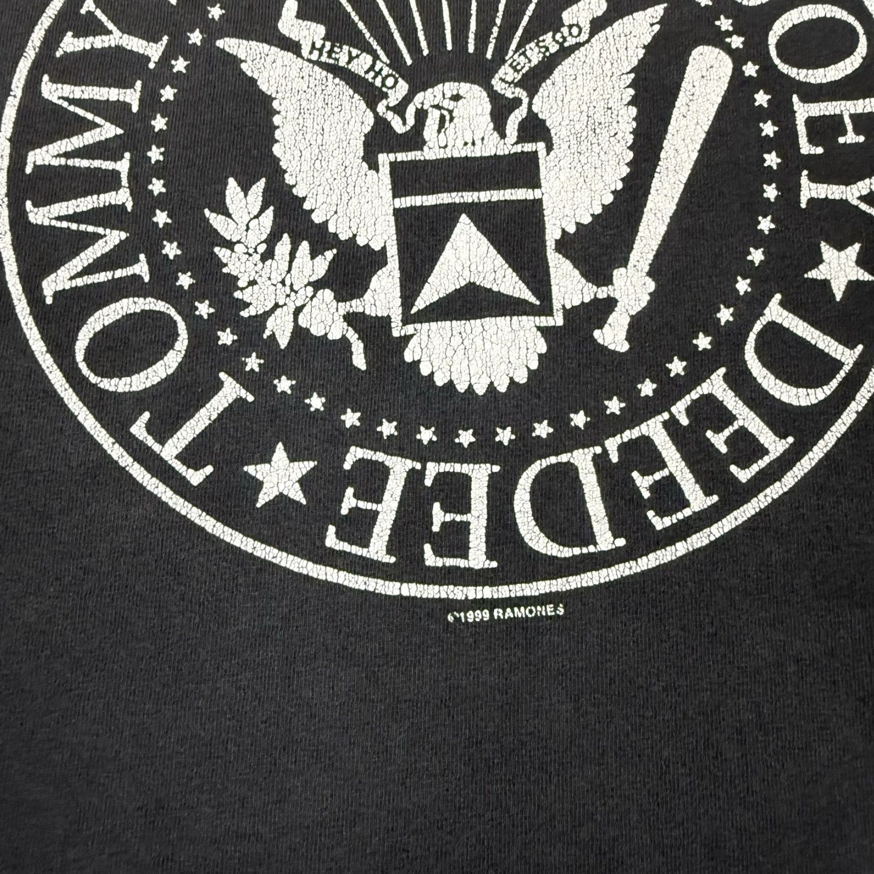AAA Vintage Ramones T Shirt Men’s Large Black Punk Thrashed Distressed User: Vintage Ramones T-Shirt Men's Large Black Punk Thrashed Distressed Size US L / EU 52-54 / 3 - 3 Thumbnail