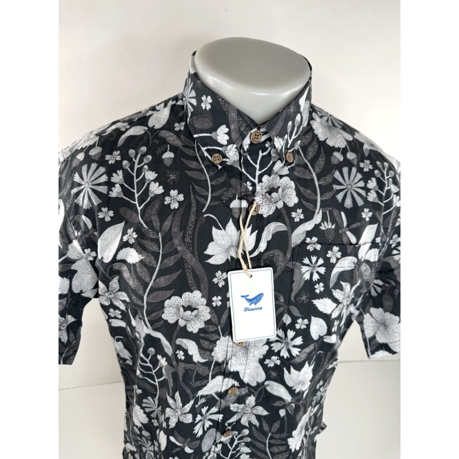 Vintage YIUME - NEW w TAG - Floral Insect Snail Hawaiian XS Shirt Mens Short Sleeve Button-Up Black/White Size US XS / EU 42 / 0 - 2 Thumbnail