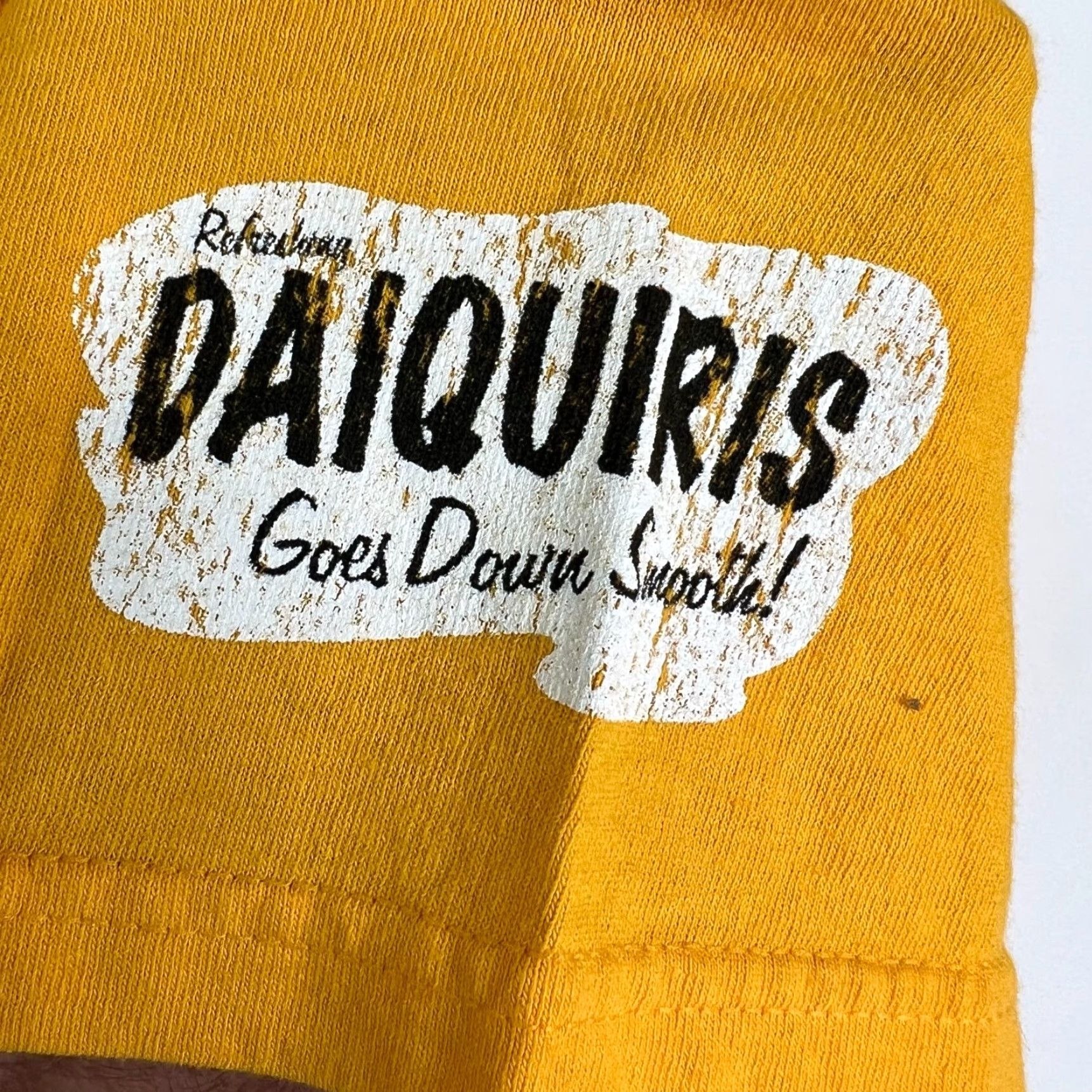 Delta VINTAGE Delta T-Shirt Mens XXL Yellow Banana Daiquiris Logo Graphic 100% Cotton Cocktail Theme Men Style Size US XXL / EU 58 / 5 - 3 Thumbnail