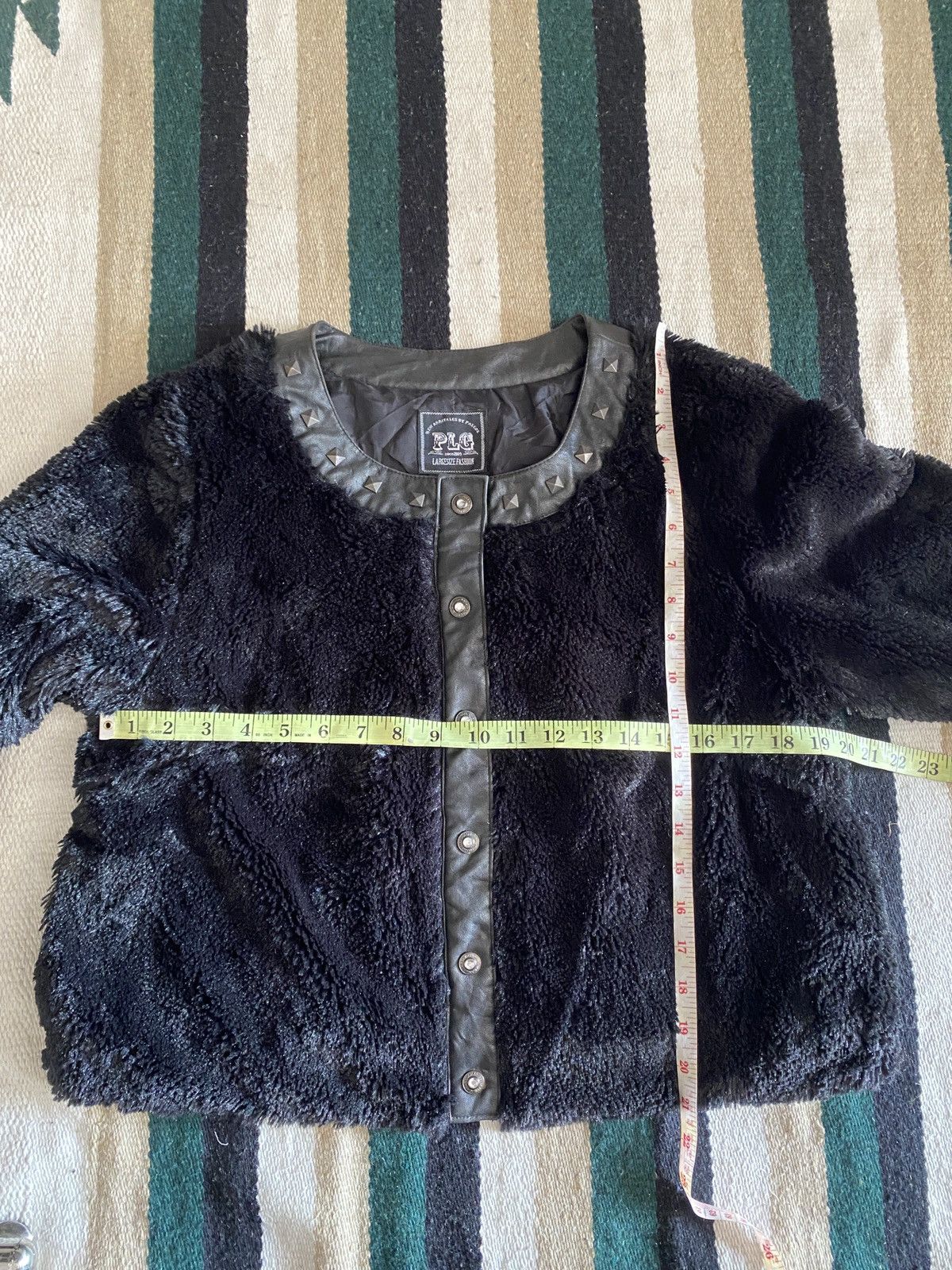 Le Grande Bleu (L.G.B.) Faux Fur Cropped Studded Jacket Dolce & Gabbana Style Y2K Size US L / EU 52-54 / 3 - 13 Thumbnail