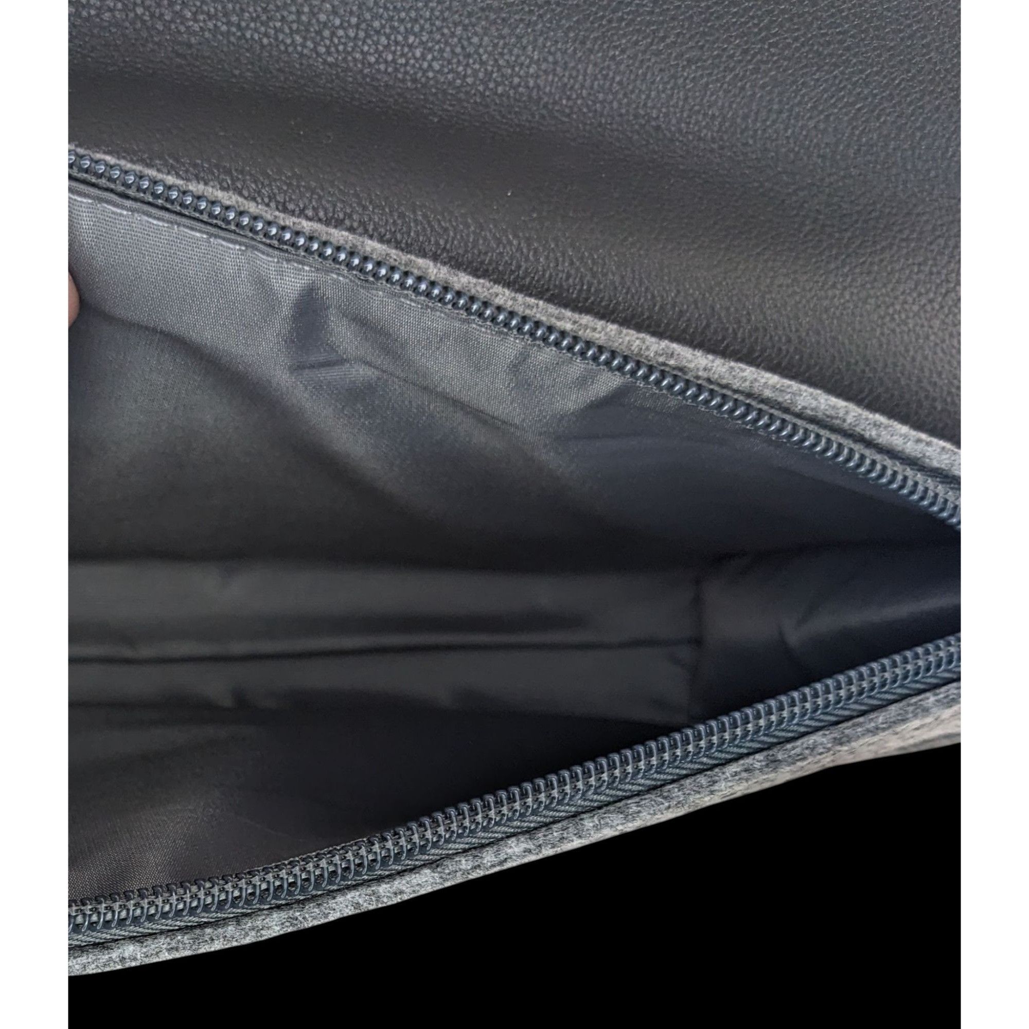 Other La Prairie Switzerland Grey Faux Leather & Felt Clutch Size ONE SIZE - 3 Thumbnail