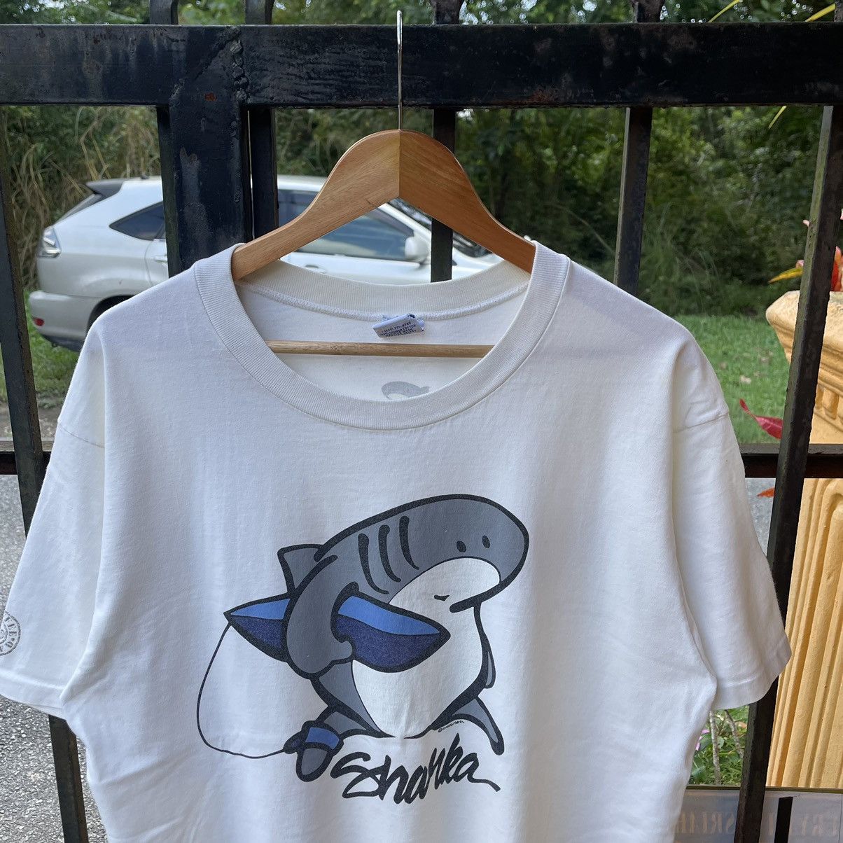 Vintage 🔥Vintage 90s Crazy Shirts Guam Big Sharks Image Surfing Tee Size US L / EU 52-54 / 3 - 3 Thumbnail