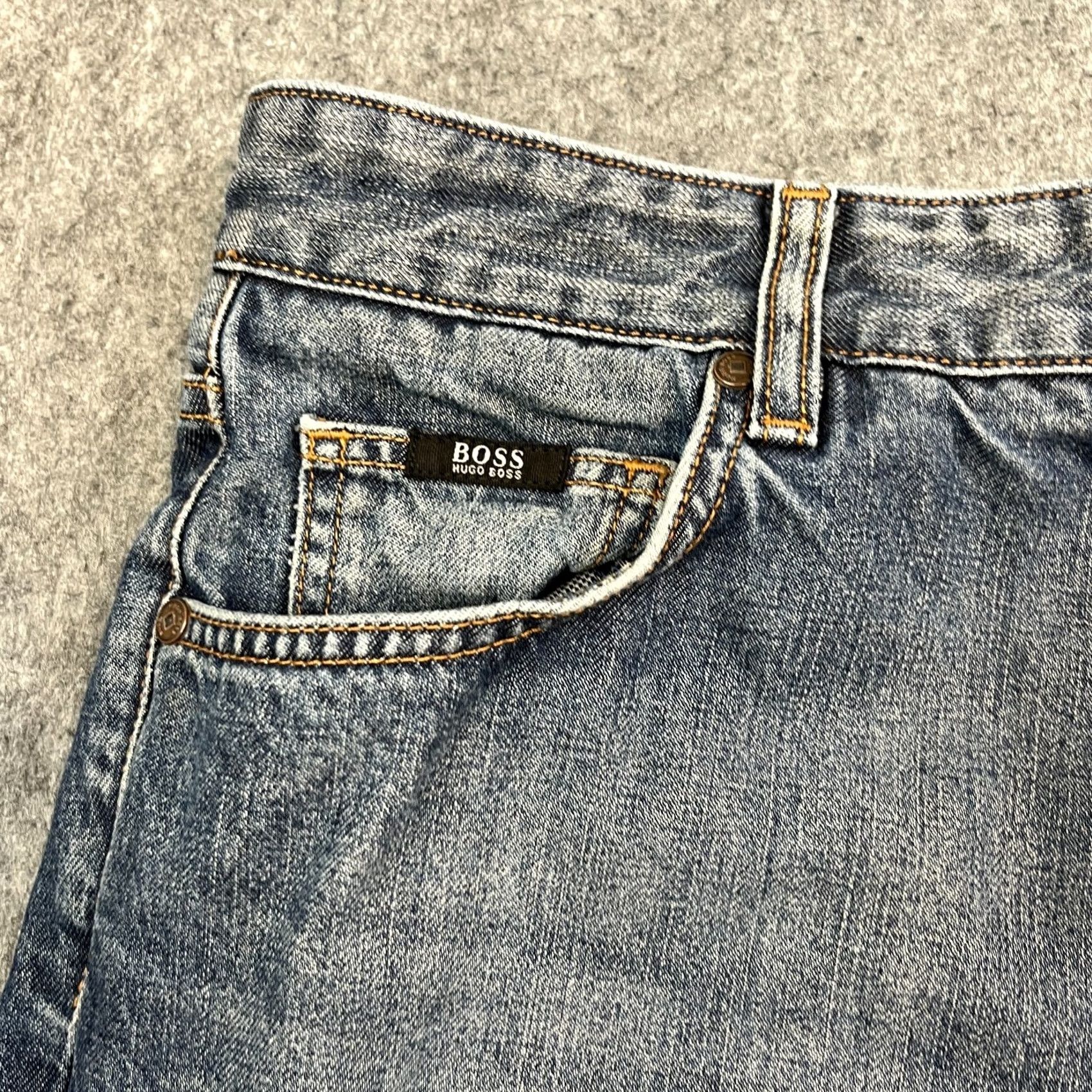 Hugo Boss HUGO BOSS Jeans Regular Straight 34 30 Mid Wash Blue Whiskers Fades Vintage No Colour Blue Medium Denim 5-Pocket Mens Jeans Size US 34 / EU 50 - 7 Thumbnail