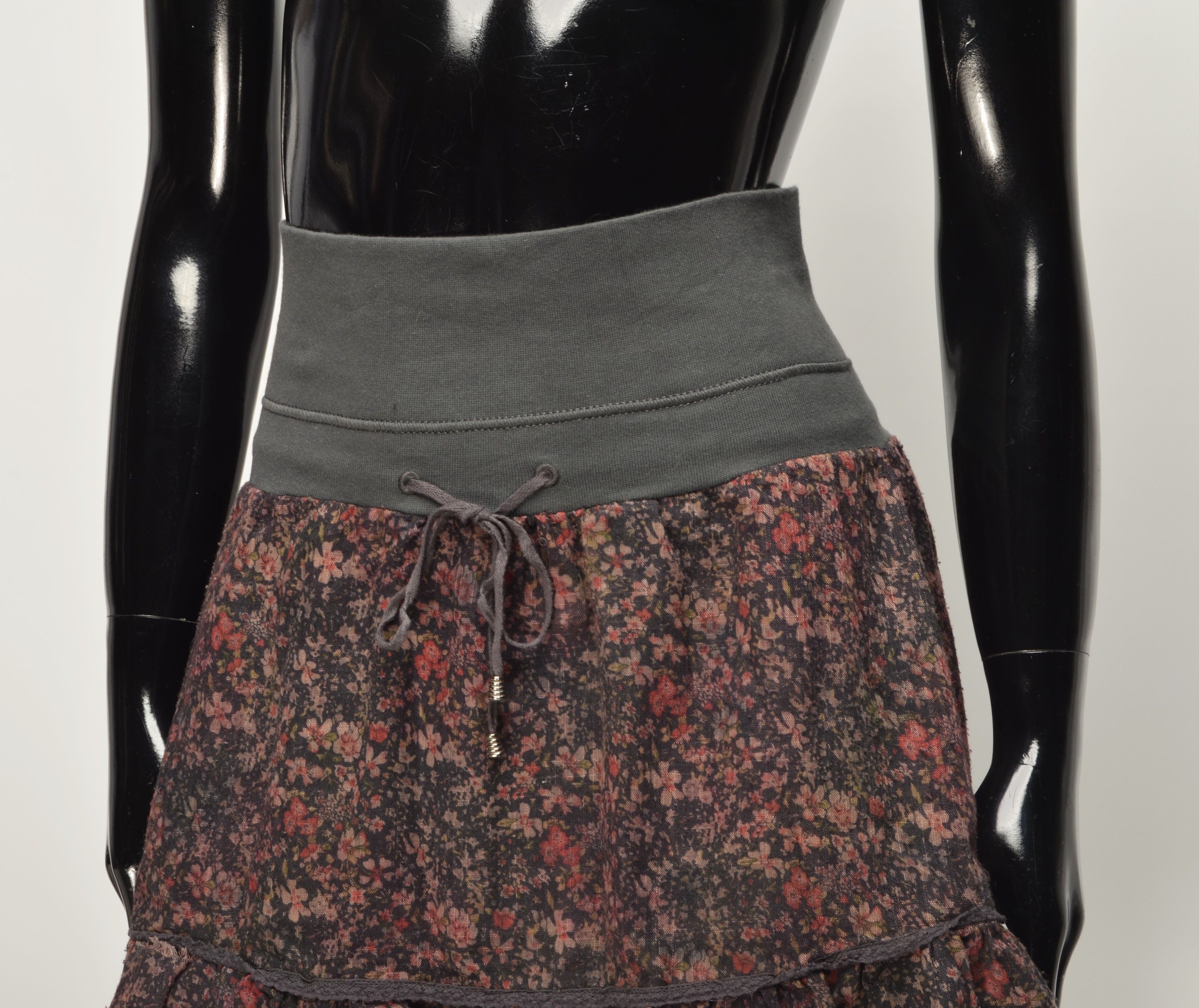 Vintage Vintage Nile Atelier Y2K Cottagecore Ruffle Mini Skirt Size 26" / US 2 / IT 38 - 2 Thumbnail