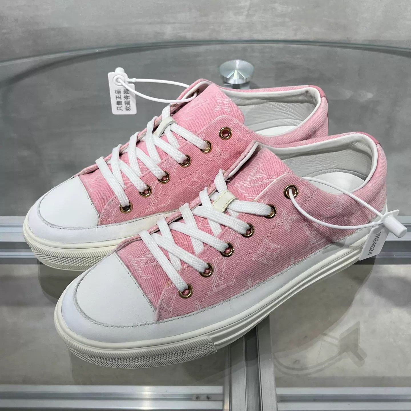 Louis Vuitton LV Monogram canvas sneakers pink 36 Size US 5.5 / IT 35.5 - 2 Thumbnail