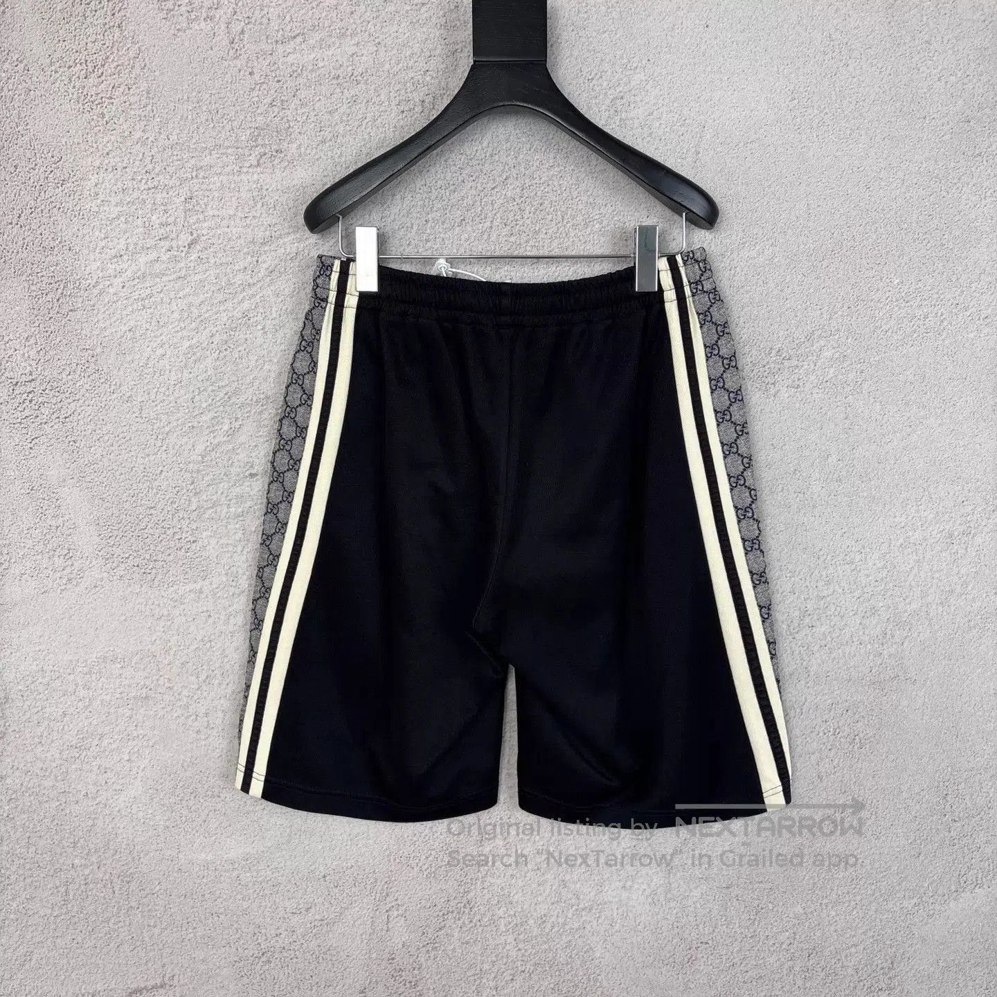 Gucci Black Shorts with Patterned Side Stripes. Size US 30 / EU 46 - 2 Thumbnail