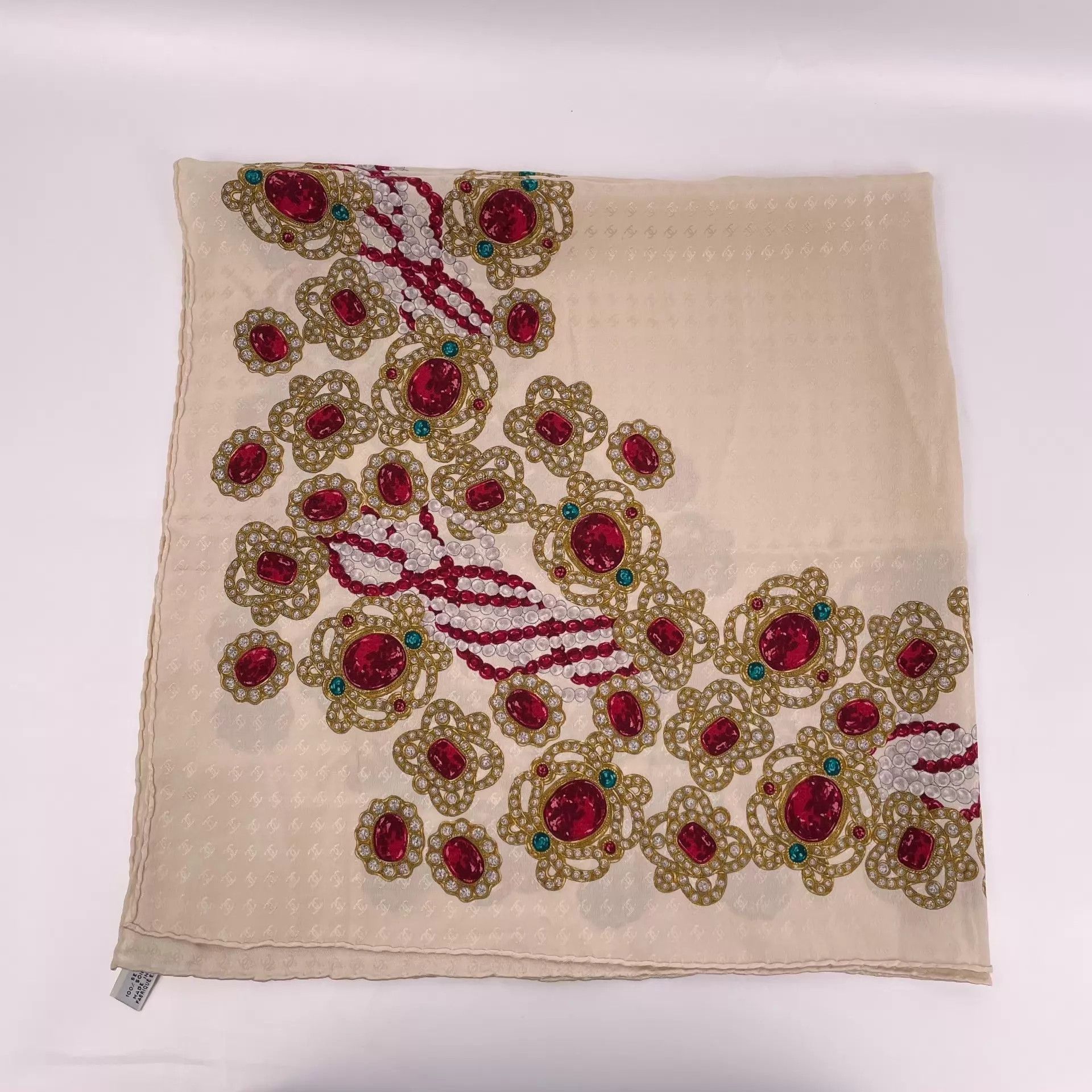 Chanel Chanel White Silk Scarf 85x85 Size ONE SIZE - 2 Thumbnail