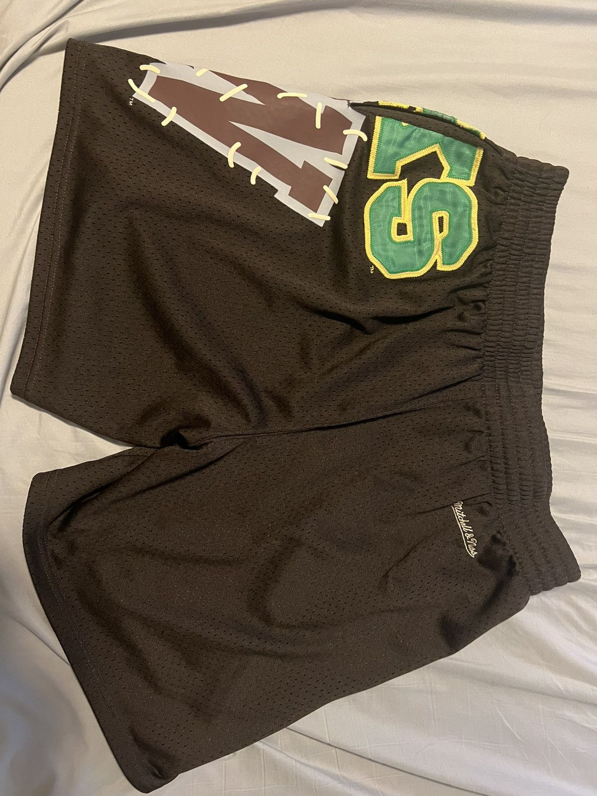 Travis Scott Travis scott x Oregon Ducks Size US 34 / EU 50 - 2 Thumbnail