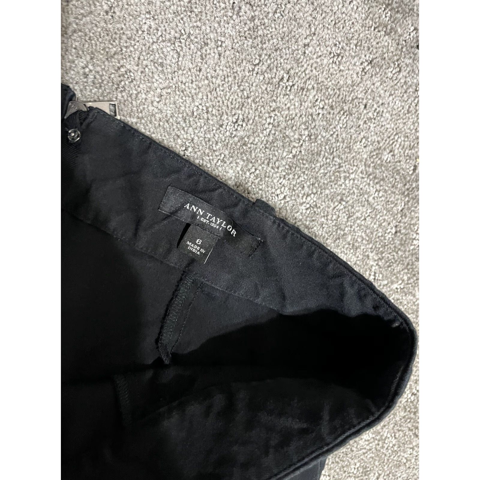 Ann Taylor Ann Taylor Pants Back Zip Seamed Slim Straight Stretch Black 6 Women Dress Pants Slim Straight City Work wear Size 28" / US 6 / IT 42 - 5 Thumbnail