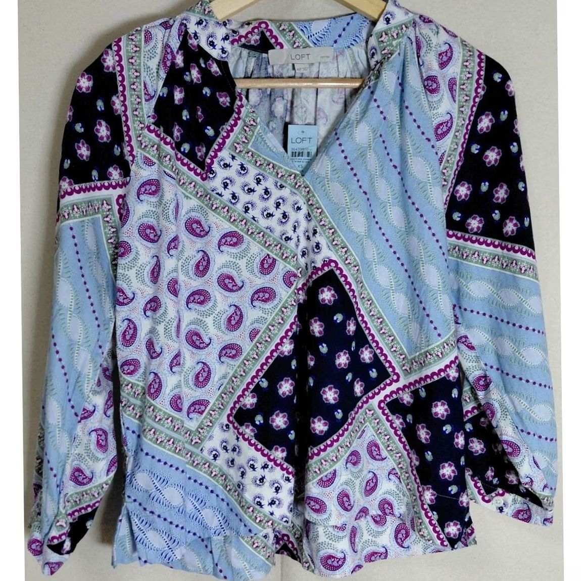 Loft LOFT Paisley Patchwork Blouse Multicolor Women Petite Long Sleeve XS V-Neck Shirt Size XS / US 0-2 / IT 36-38 - 2 Thumbnail