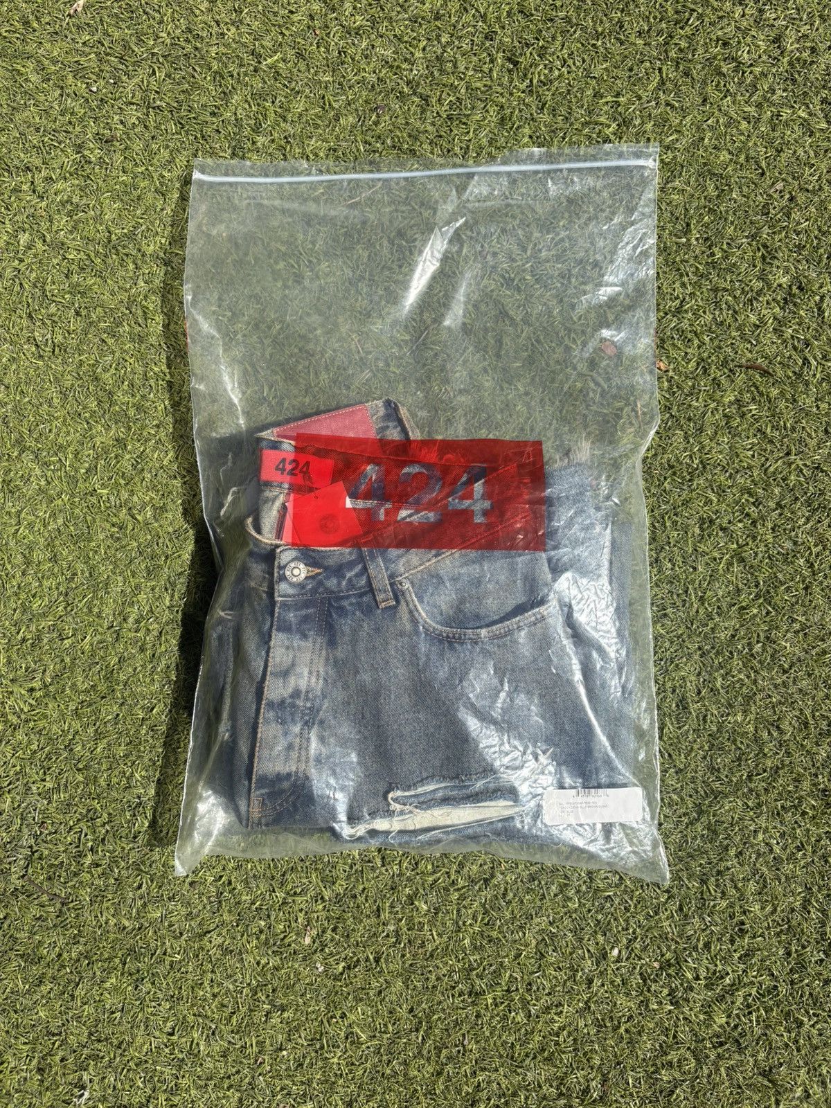 424 424 Distressed Big Daddy Denim Blue Size 44 fits 28/30 Size US 28 / EU 44 - 12 Thumbnail
