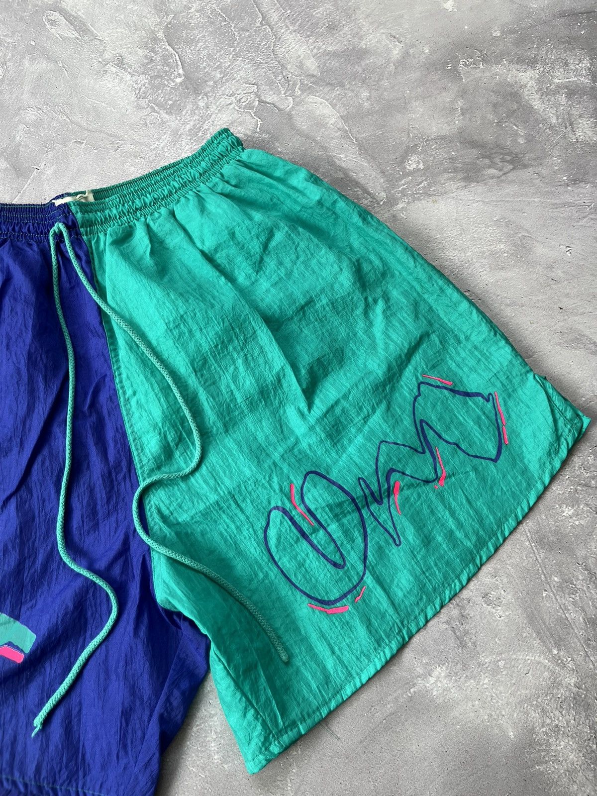 Umbro Vintage Umbro Nylon Shorts Blue/Green Made in England XL Size US 36 / EU 52 - 4 Thumbnail