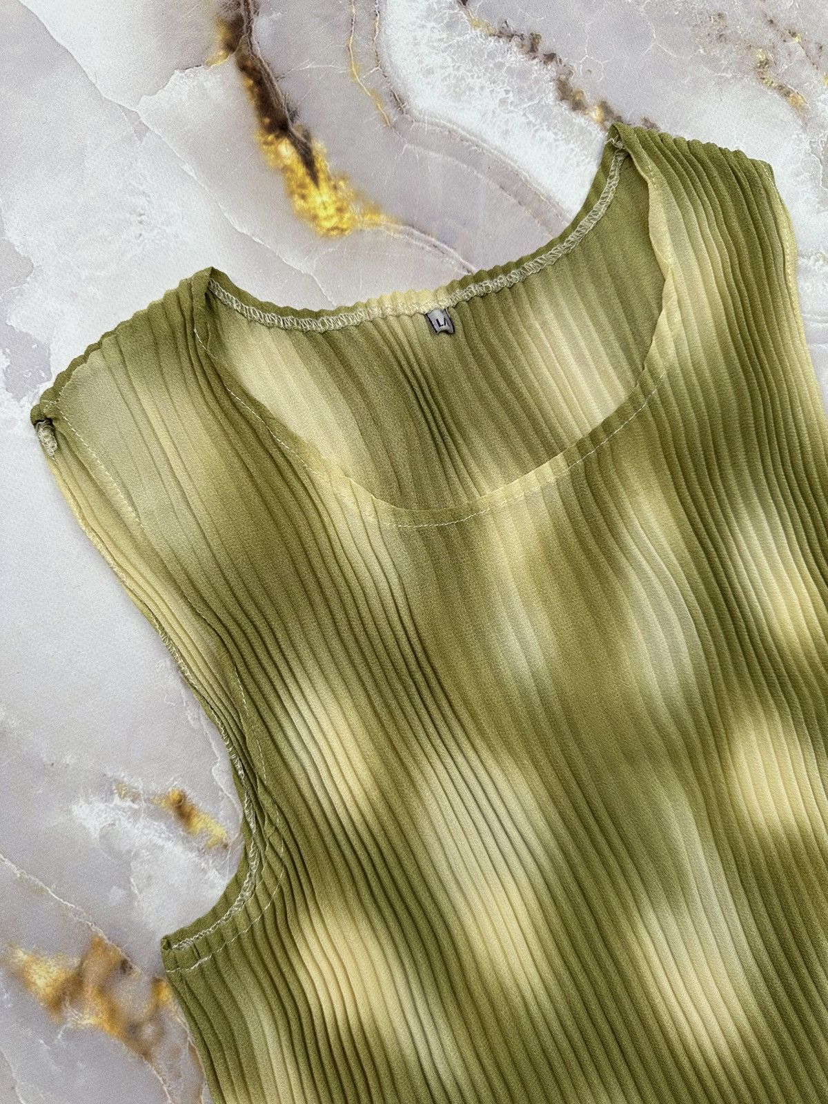 Japanese Brand Vintage Pleated Tank Top Size L / US 10 / IT 46 - 2 Thumbnail