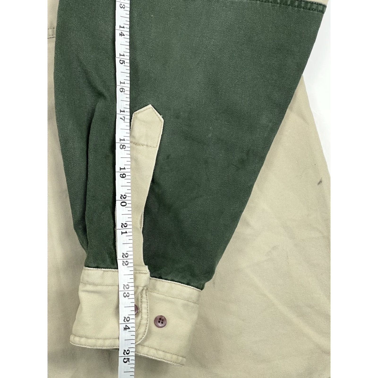 Vintage VINTAGE Woolrich Shirt XX-Large Button-Up Long Sleeve Hunting Quilted Shoulder Khaki Beige Padded Logo Mens Size US XXL / EU 58 / 5 - 7 Thumbnail