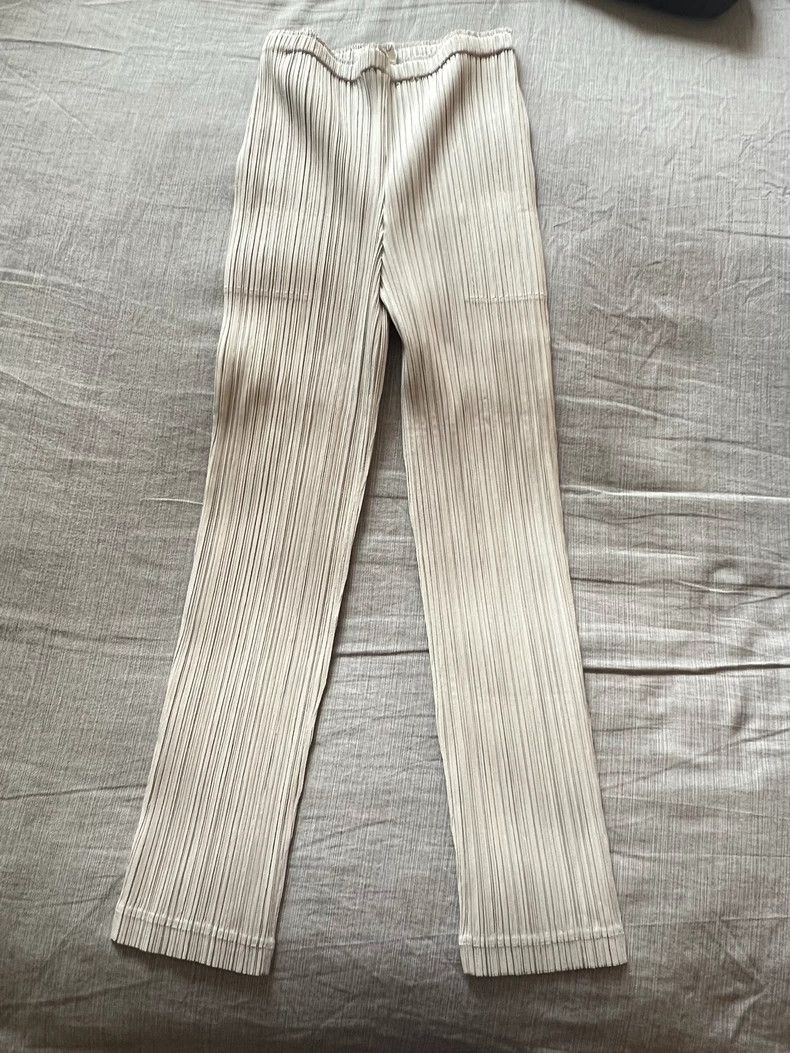 Issey Miyake Issey Miyake size:2 Light grey pleated trousers Size 22" - 1 Thumbnail