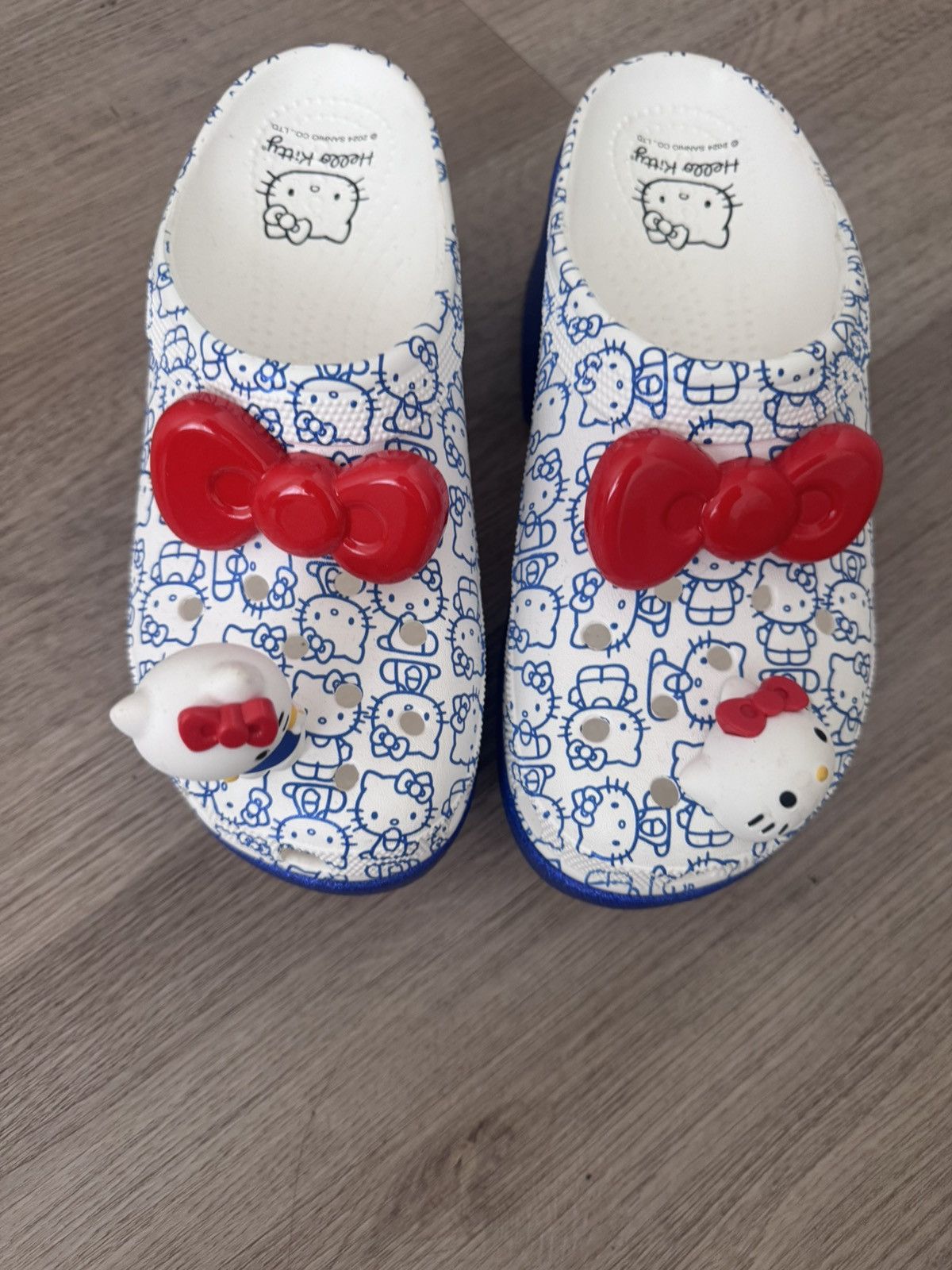 Crocs Crocs clogs platform sanrio hello kitty Size US 9 / IT 39 - 4 Thumbnail