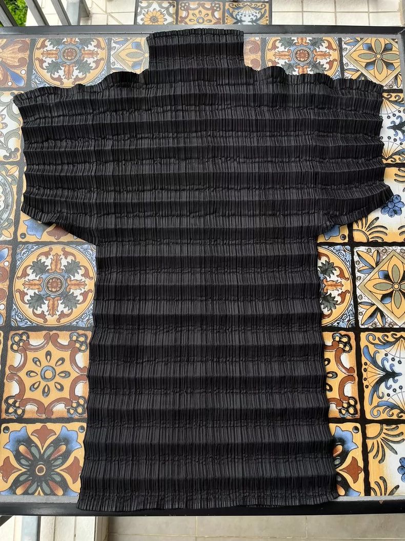 Issey Miyake Issey Miyake size:3 Black main line wavy pleated short-sle Size S / US 4 / IT 40 - 3 Thumbnail