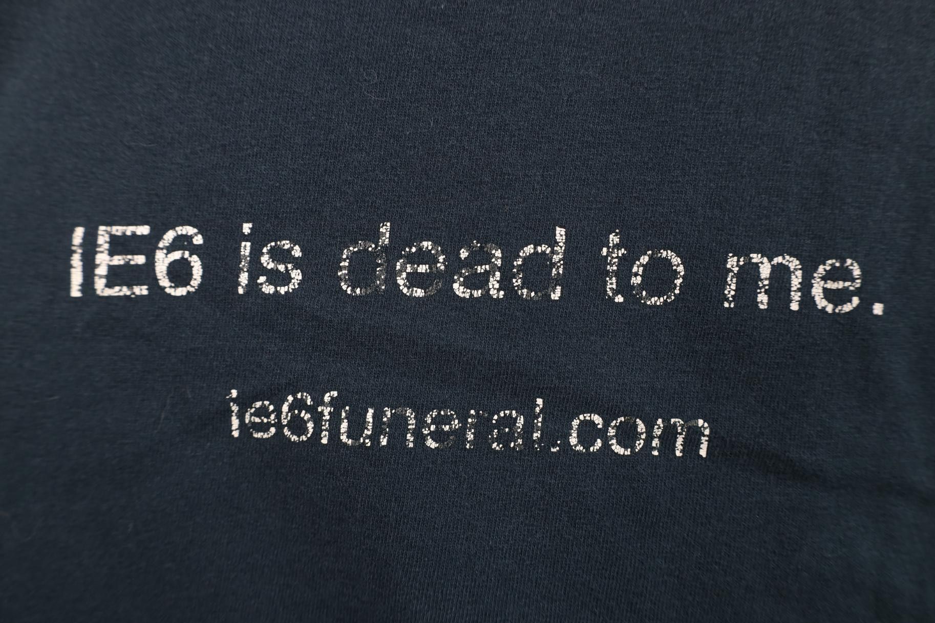 Vintage Vintage Y2K RIP Microsoft Internet Explorer 6 Parody T-Shirt Size US L / EU 52-54 / 3 - 11 Thumbnail