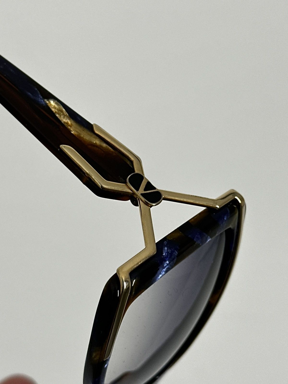 Valentino Valentino Sunglasses With Case Size ONE SIZE - 14 Thumbnail