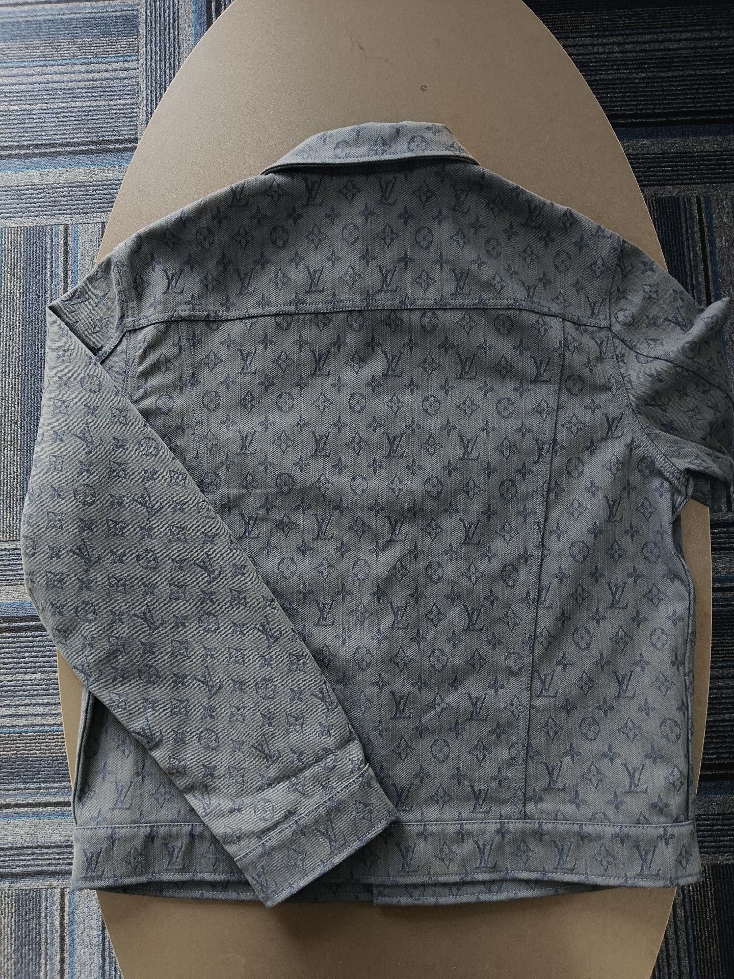 Louis Vuitton Louis Vuitton full logo denim jacket Nextarrow-2412 Size US M / EU 48-50 / 2 - 2 Thumbnail