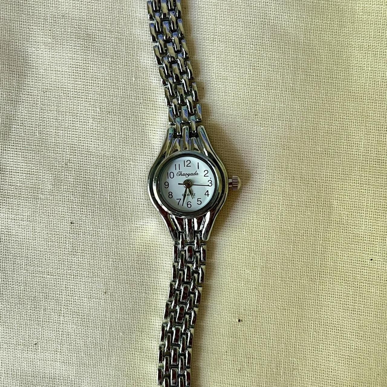 Vintage silver slim classy round stainless steel quartz watch Size ONE SIZE - 5 Thumbnail