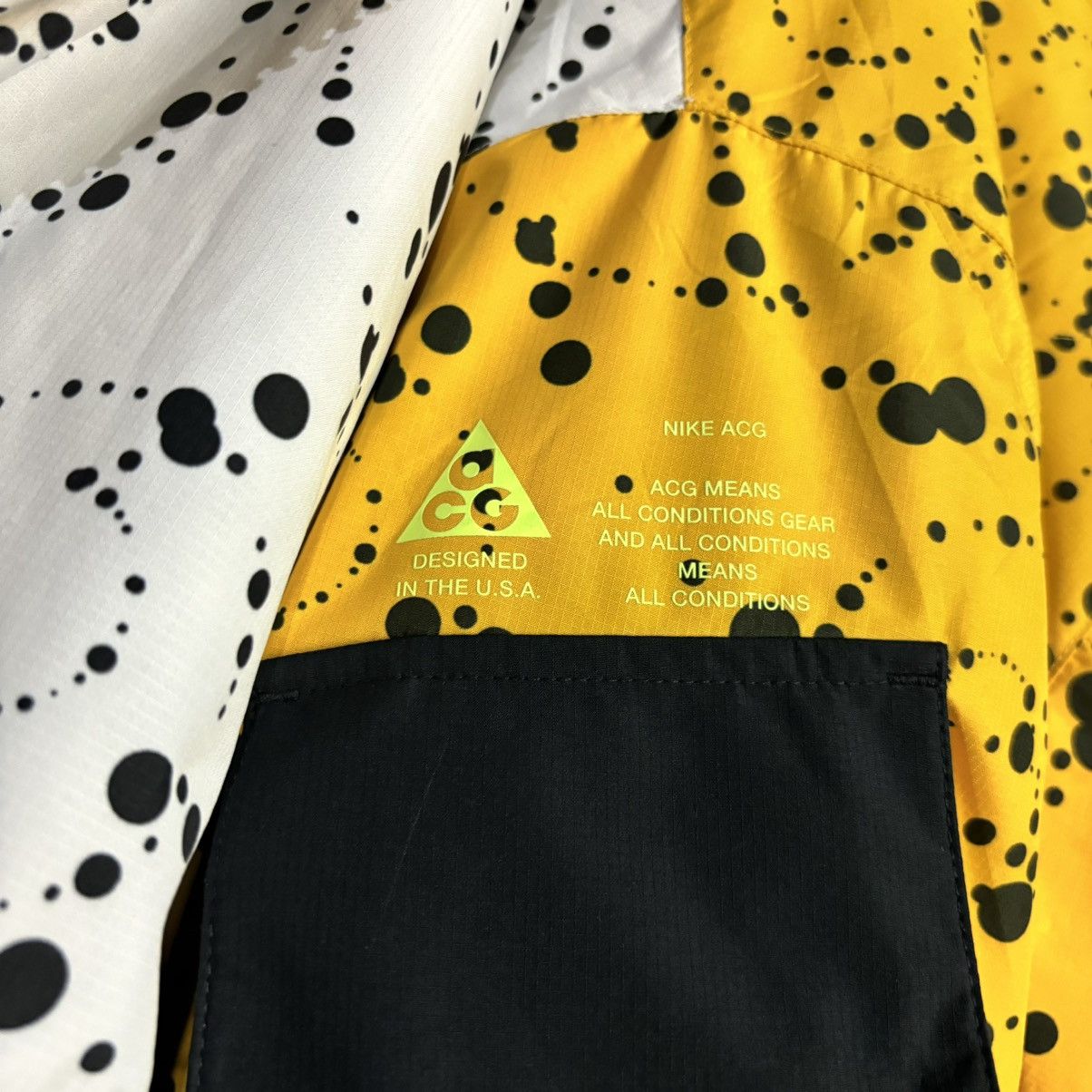 Nike ACG Nike ACG White and Yellow Errolson Hugh ACG Insulated Coat Size US XXL / EU 58 / 5 - 10 Thumbnail
